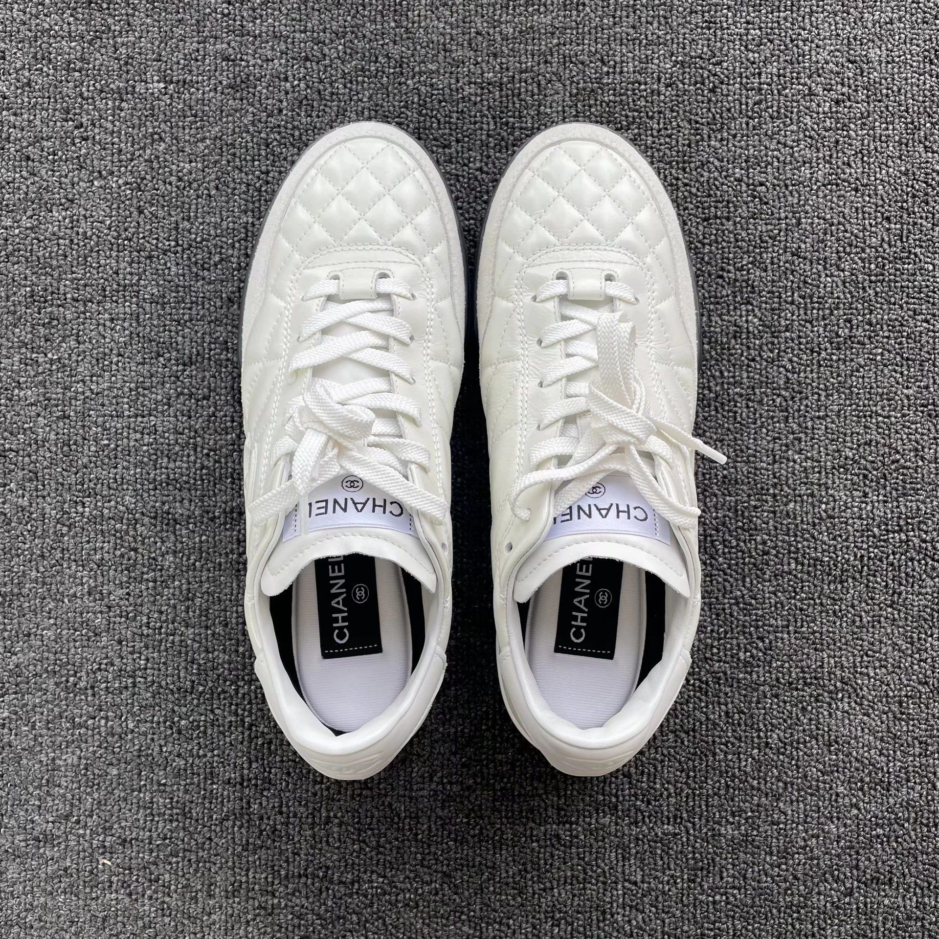 Chanel CHANEL 25S Women's White Deerskin Sneaker 38.5 Unused Size US 8 / IT 38 - 3 Thumbnail
