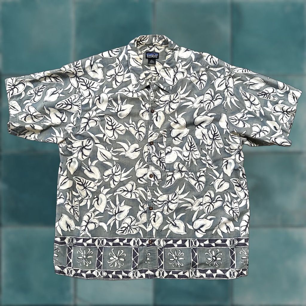 VINTAGE Patagonia Men's Hawaiian Button Down Shirt XL Floral Cotton Organic Y2K