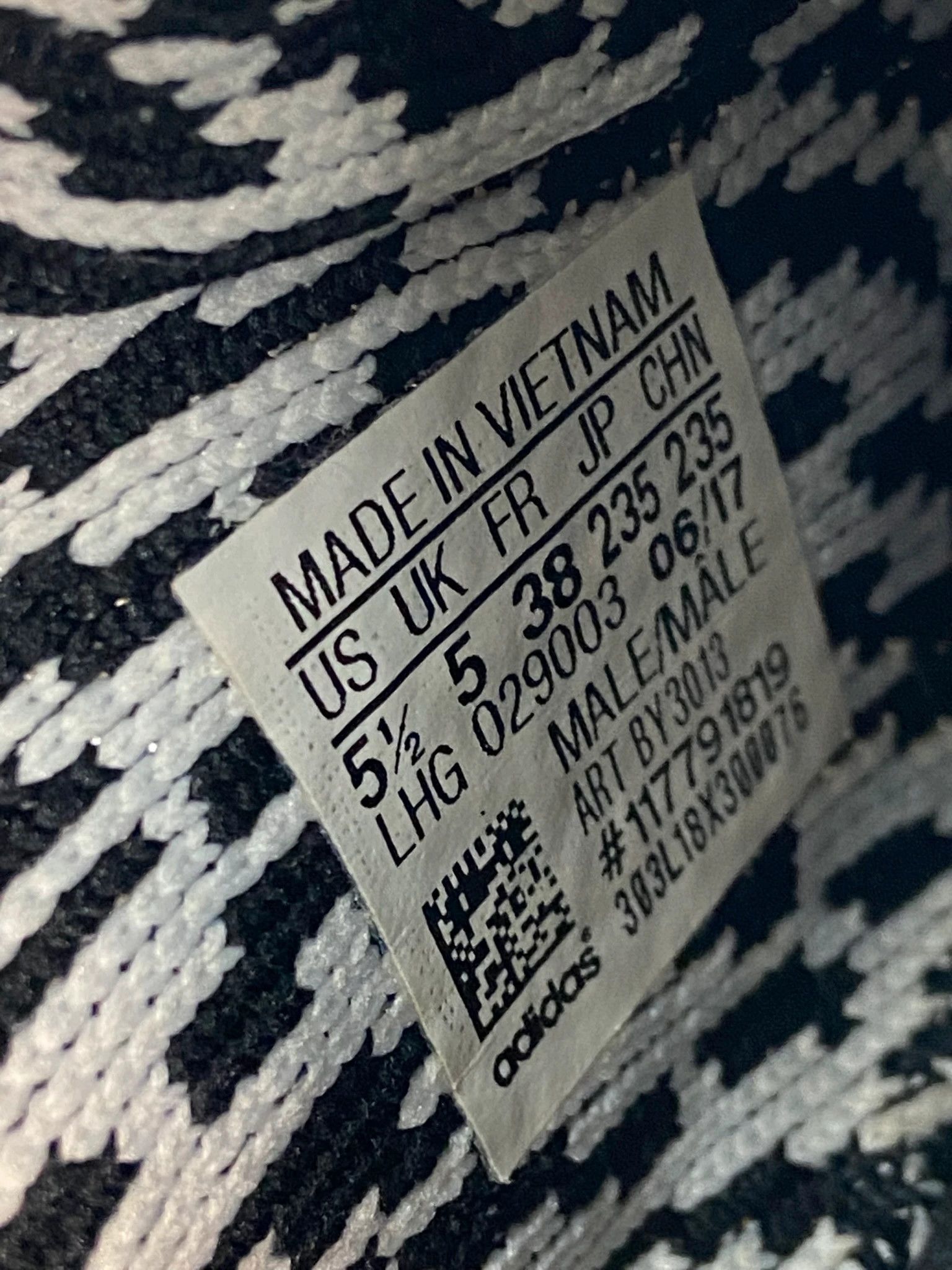 Adidas Adidas NMD R1 zebra black white sneakers boost streetwear Size US 8 / IT 38 - 9 Thumbnail