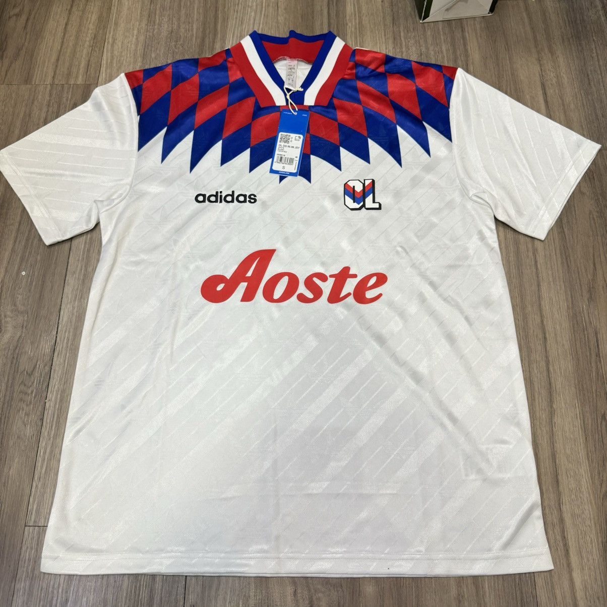 Adidas Lyon 95/96 retro shirt (Bnwt) Size US S / EU 44-46 / 1 - 1 Thumbnail