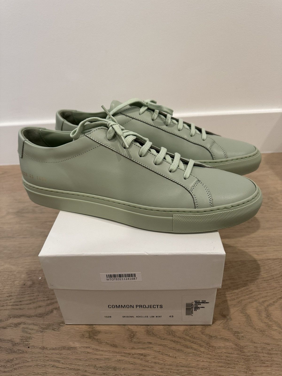 image of Common Projects Achilles Size 43 Shoes in Mint, Men's
