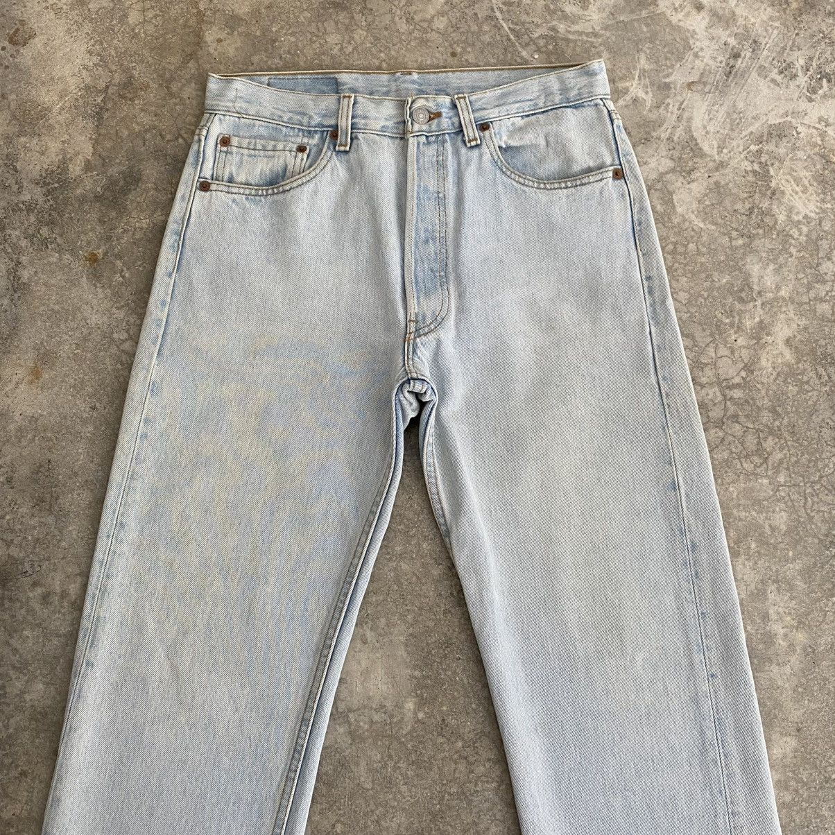 Levi's Size 31x32 Vintage 1995 Levis 501 Light Blue Denim Jeans Size US 31 - 3 Thumbnail