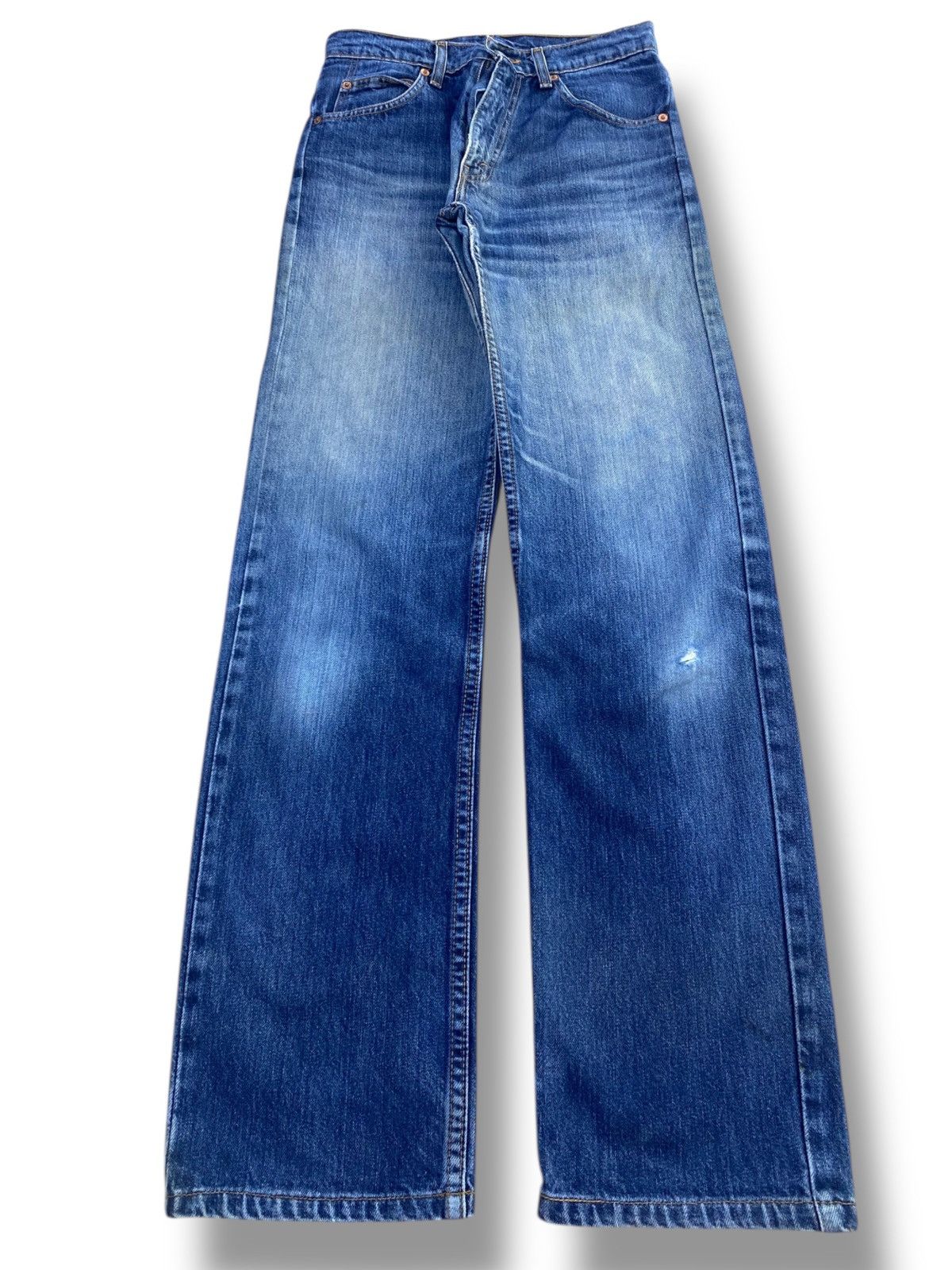 Levi's Vintage Levi’s Blue Faded Wash Style Whiskers Loose Jeans Size US 28 / EU 44 - 1 Thumbnail