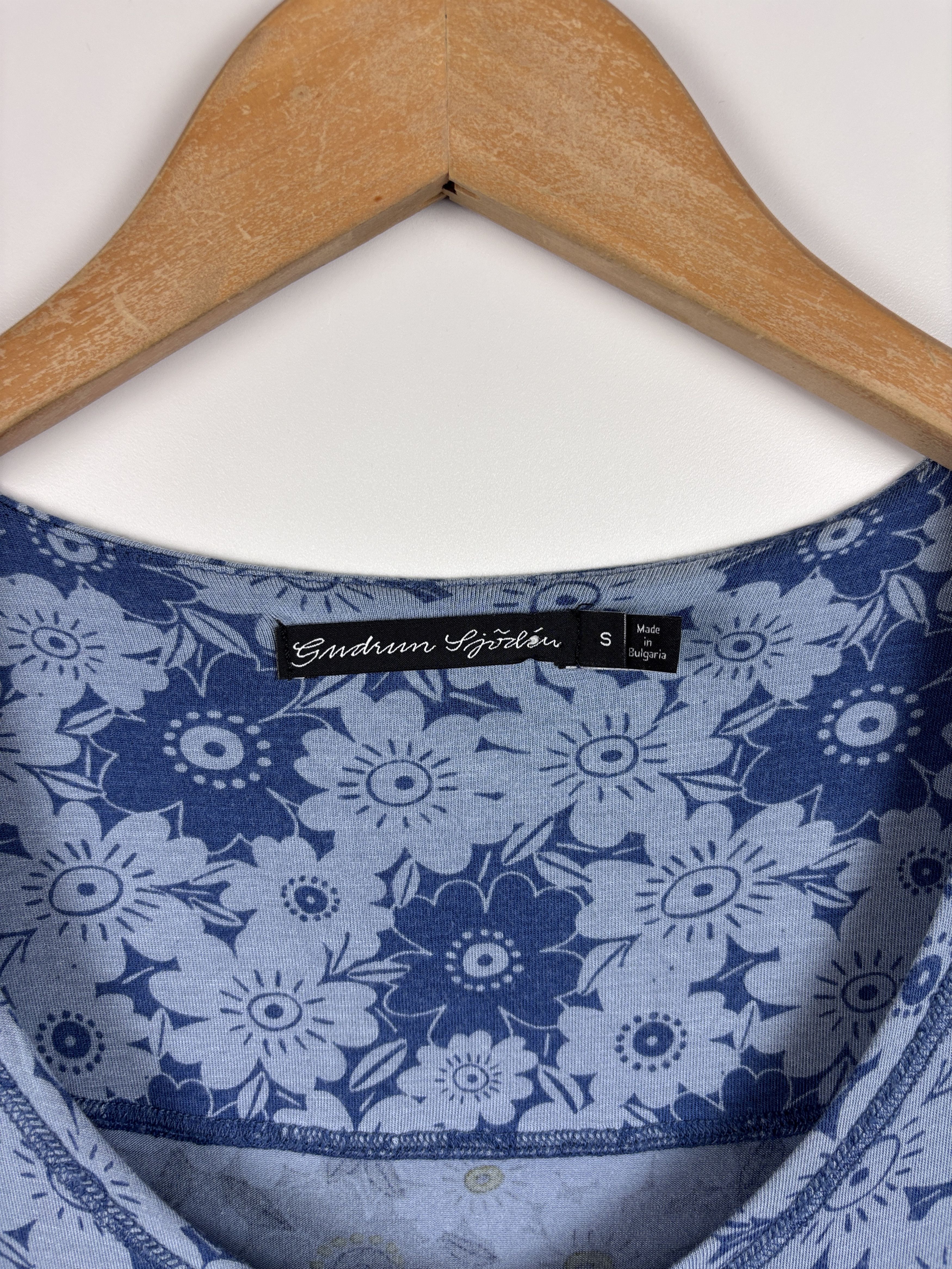 Gudrun Sjoden Womens Gudrun Sjoden Floral Cardigan Micromodal Blue Size S Size S / US 4 / IT 40 - 4 Thumbnail