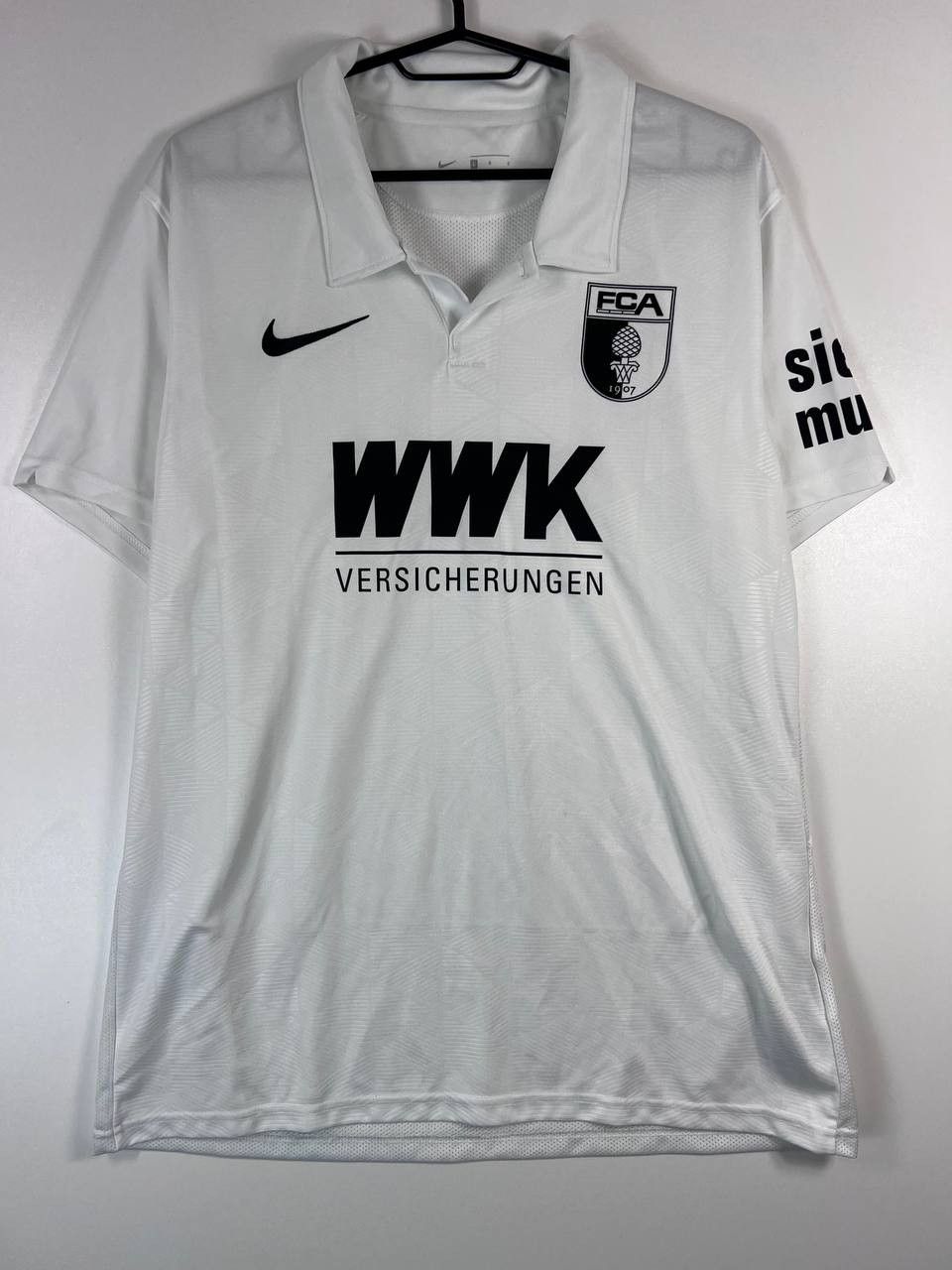 Nike Nike FC Augsburg 2020/21 Away Jersey BV6725-101 Size L Size US L / EU 52-54 / 3 - 1 Thumbnail