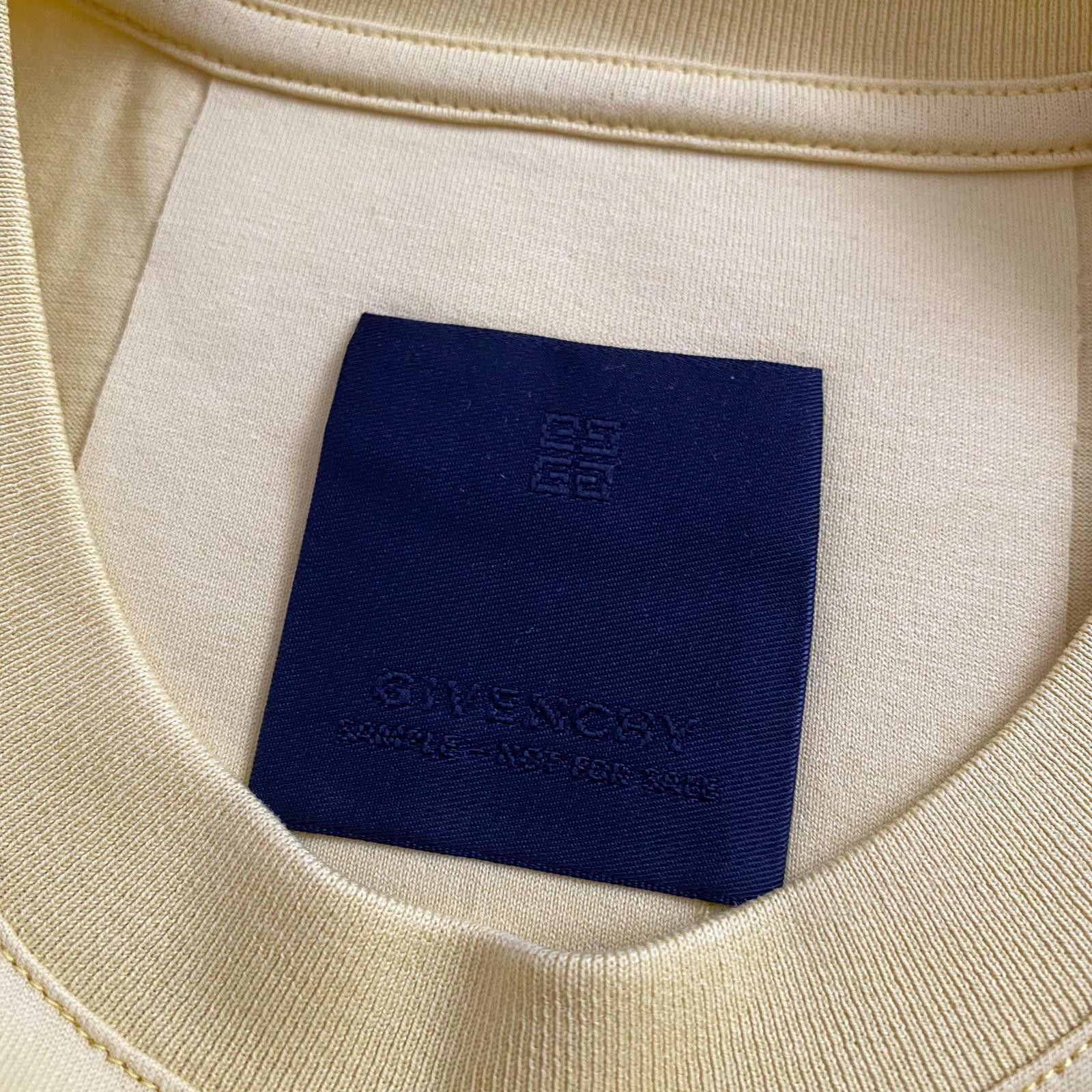 Givenchy Yellow Reverse Logo Oversized T-shirt Size US XS / EU 42 / 0 - 6 Thumbnail