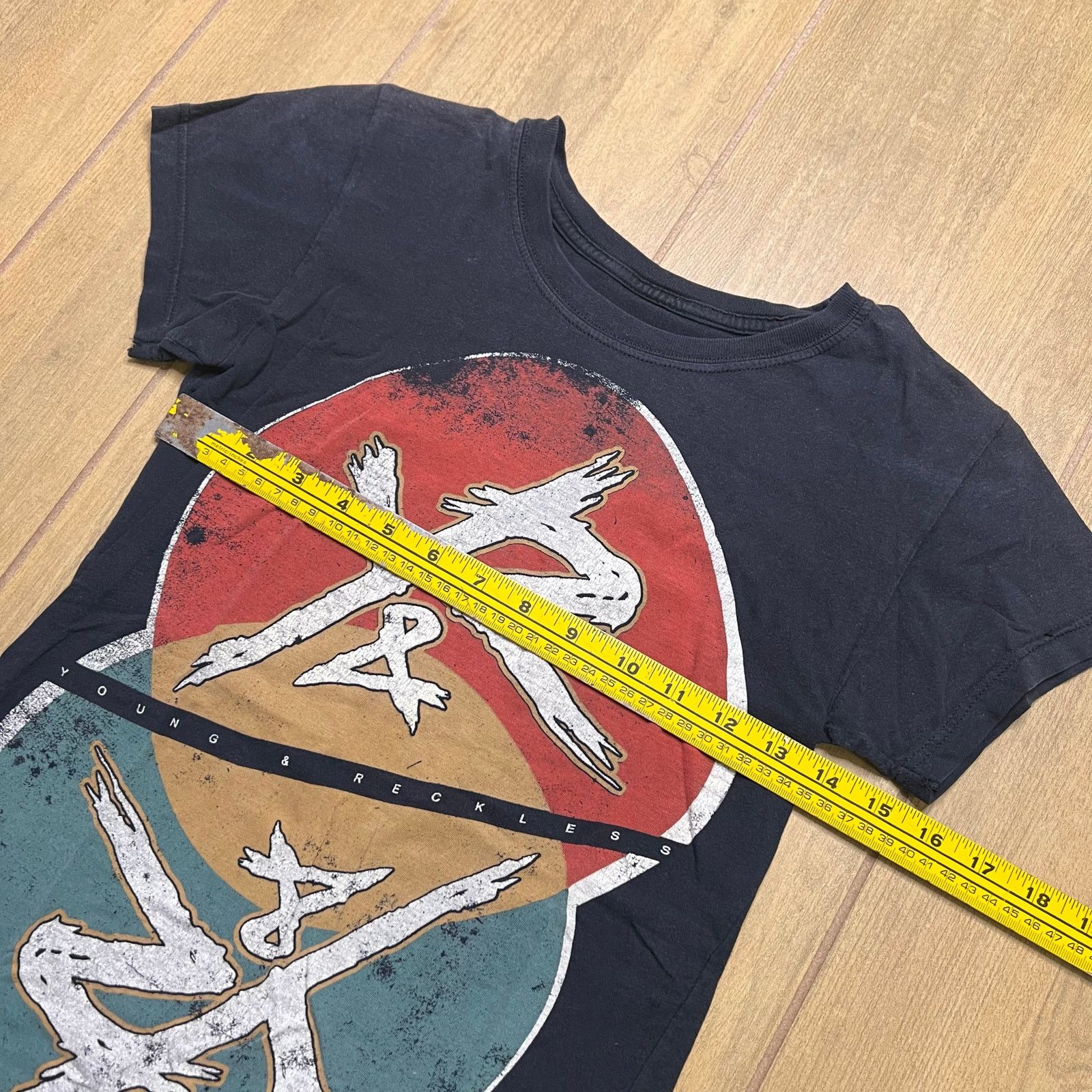 Vintage Vintage Y2K Style Young & Reckless Graphic Logo T Shirt Sz S Size S / US 4 / IT 40 - 5 Thumbnail