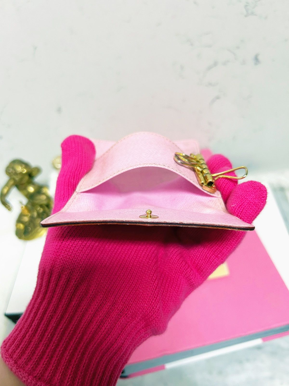 Louis Vuitton Authentic Louis Vuitton Limited Ed. Multicolor 4 Key Holder Size ONE SIZE - 6 Thumbnail
