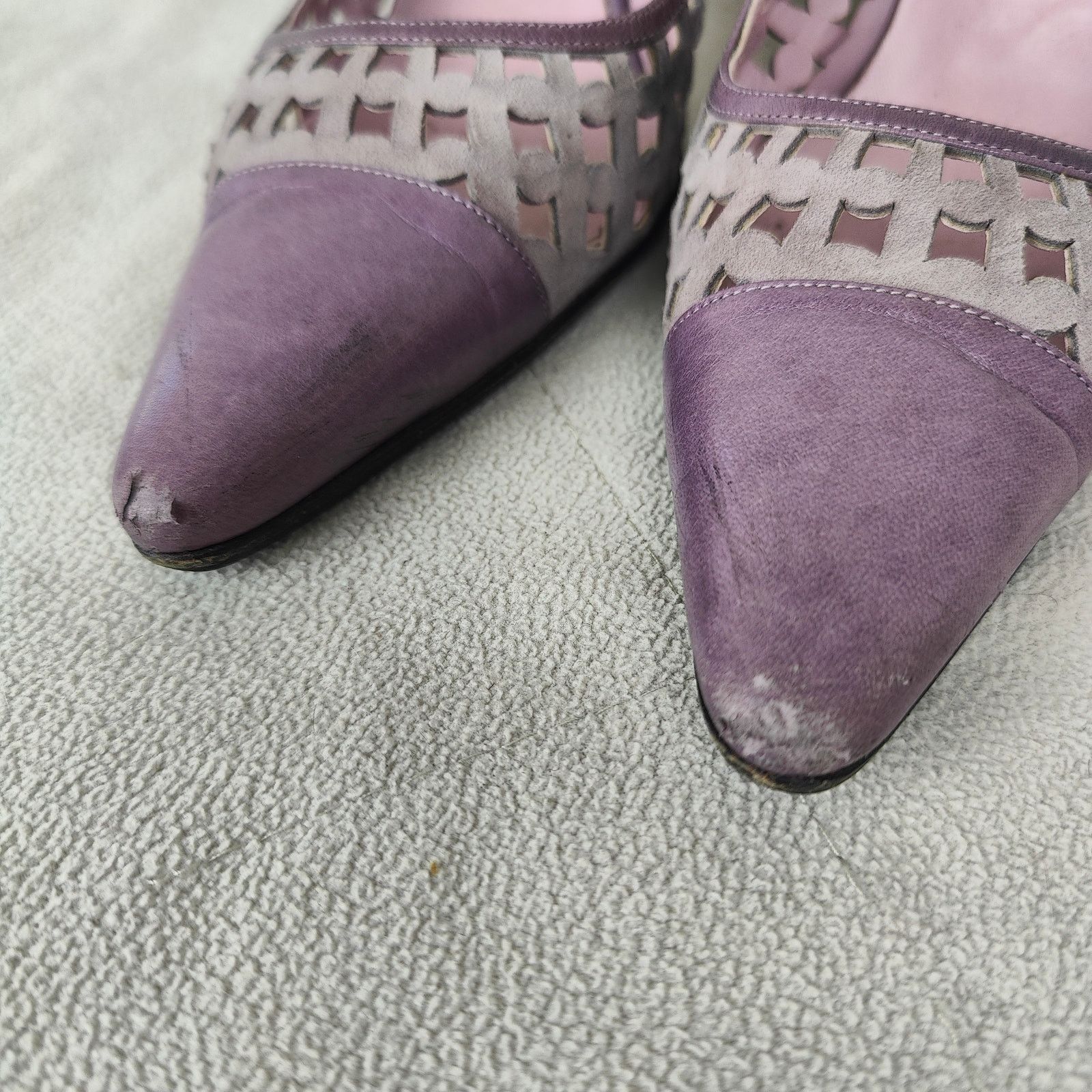 Other Manolo Blahnik Laser Cut Pumps Womens 37.5 7.5 Purple Size US 7.5 / IT 37.5 - 3 Thumbnail