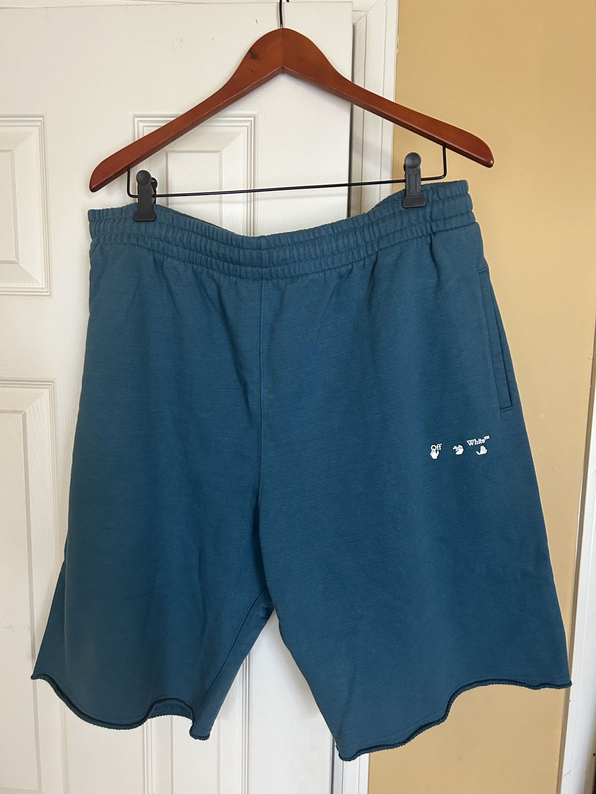 Off-White Off-white logo sweat shorts Virgil Abloh Jade OW Size US 38 / EU 54 - 1 Thumbnail