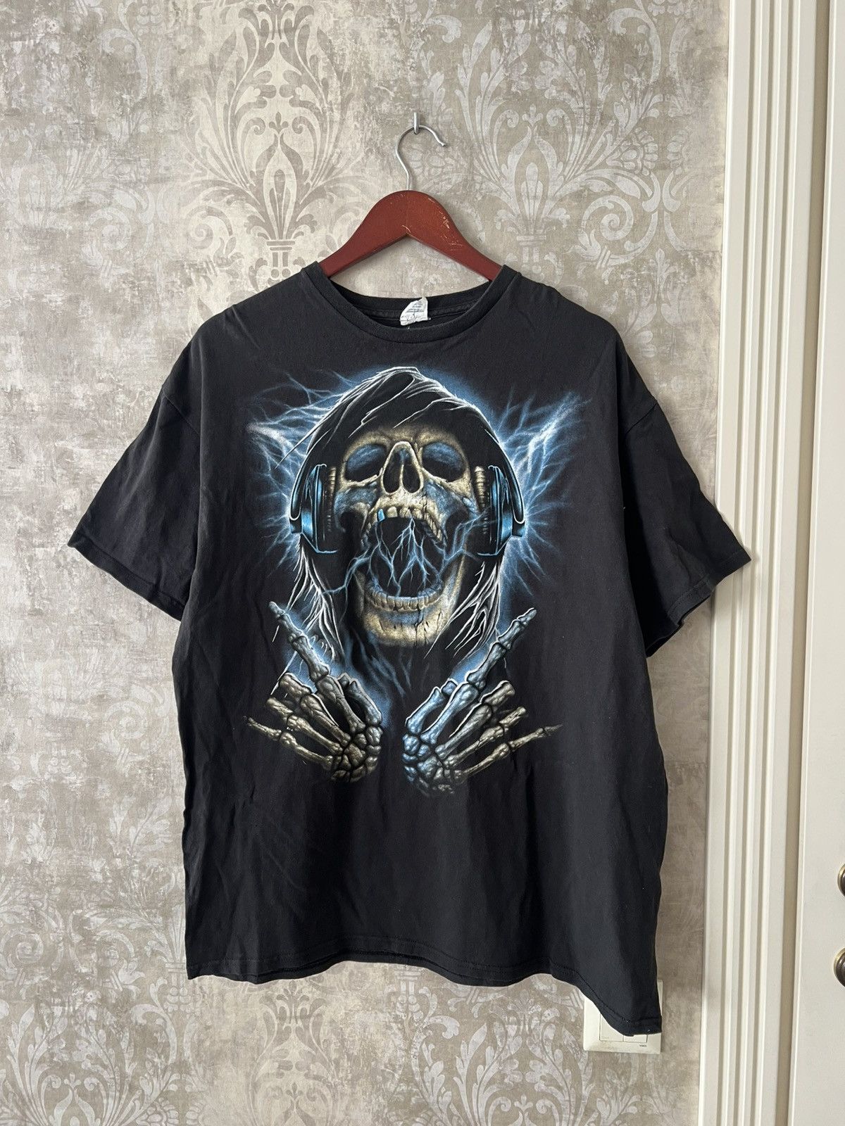 Vintage Y2K Delta Pro Weight Skull Headphones Graphic Rock Tee Size US L / EU 52-54 / 3 - 1 Thumbnail