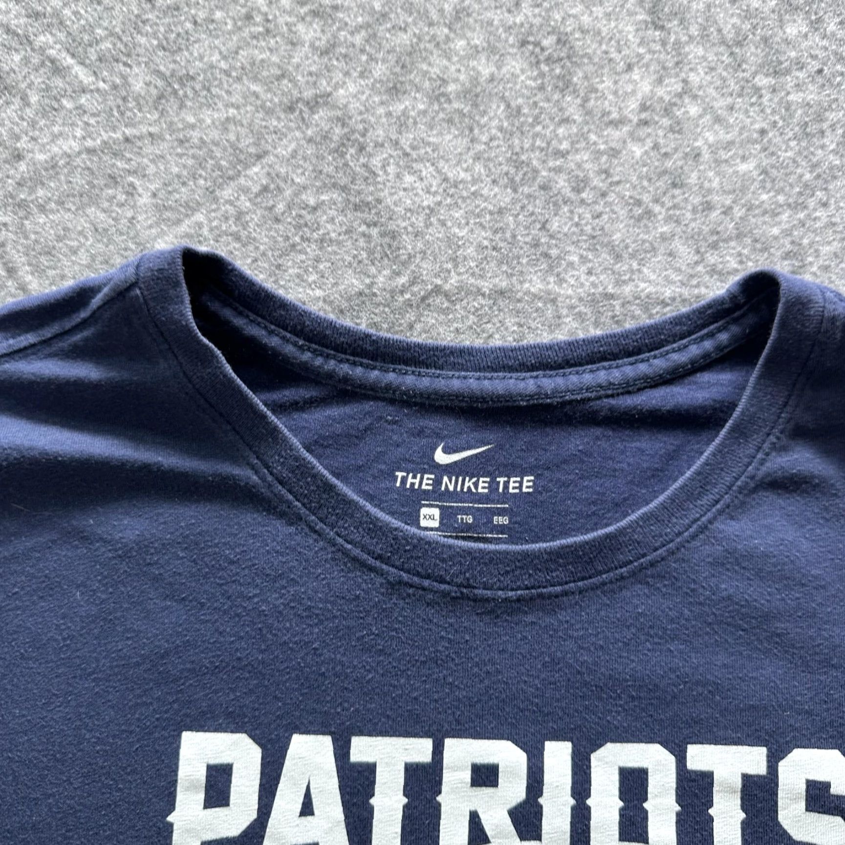 Nike Nike Shirt Mens Medium Blue Patriots NFL Graphic Tee Dri-Fit Tagless Crew Neck Short Sleeve Nike Swoosh Logo 12 Size US M / EU 48-50 / 2 - 5 Thumbnail