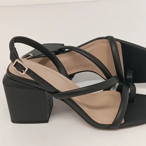 Lafayette 148 LAFAYETTE 148 Black Calfskin Leather Heeled City Sandals -38 Size US 8 / IT 38 - 9 Thumbnail