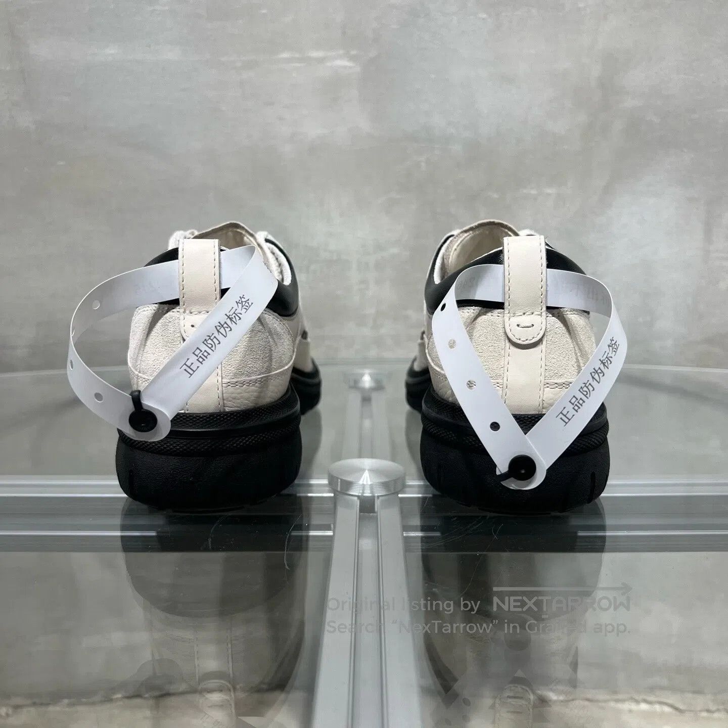 Chanel Chanel 25B Bestseller: Black and White Spliced Leather Thi Size US 8.5 / IT 38.5 - 6 Thumbnail