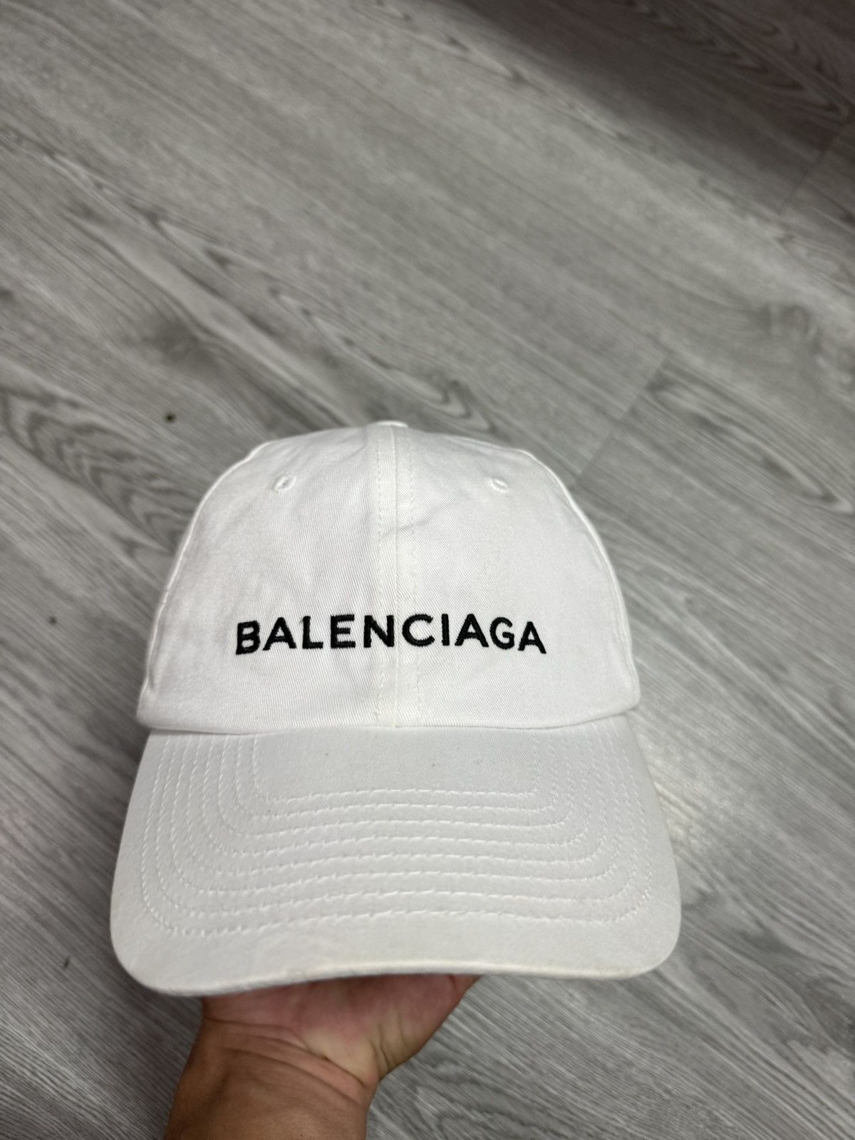 Balenciaga 90’s BALENCIAGA RARE CENTRAL LOGO Y2K RETRO VINTAGE HAT Size ONE SIZE - 1 Thumbnail