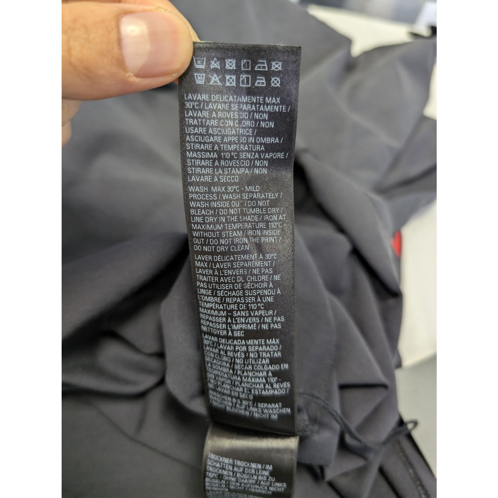Balenciaga o1rshd1 Metal BB Vintage Jersey L/S Large Fit T-Shirt Black Size US S / EU 44-46 / 1 - 18 Thumbnail