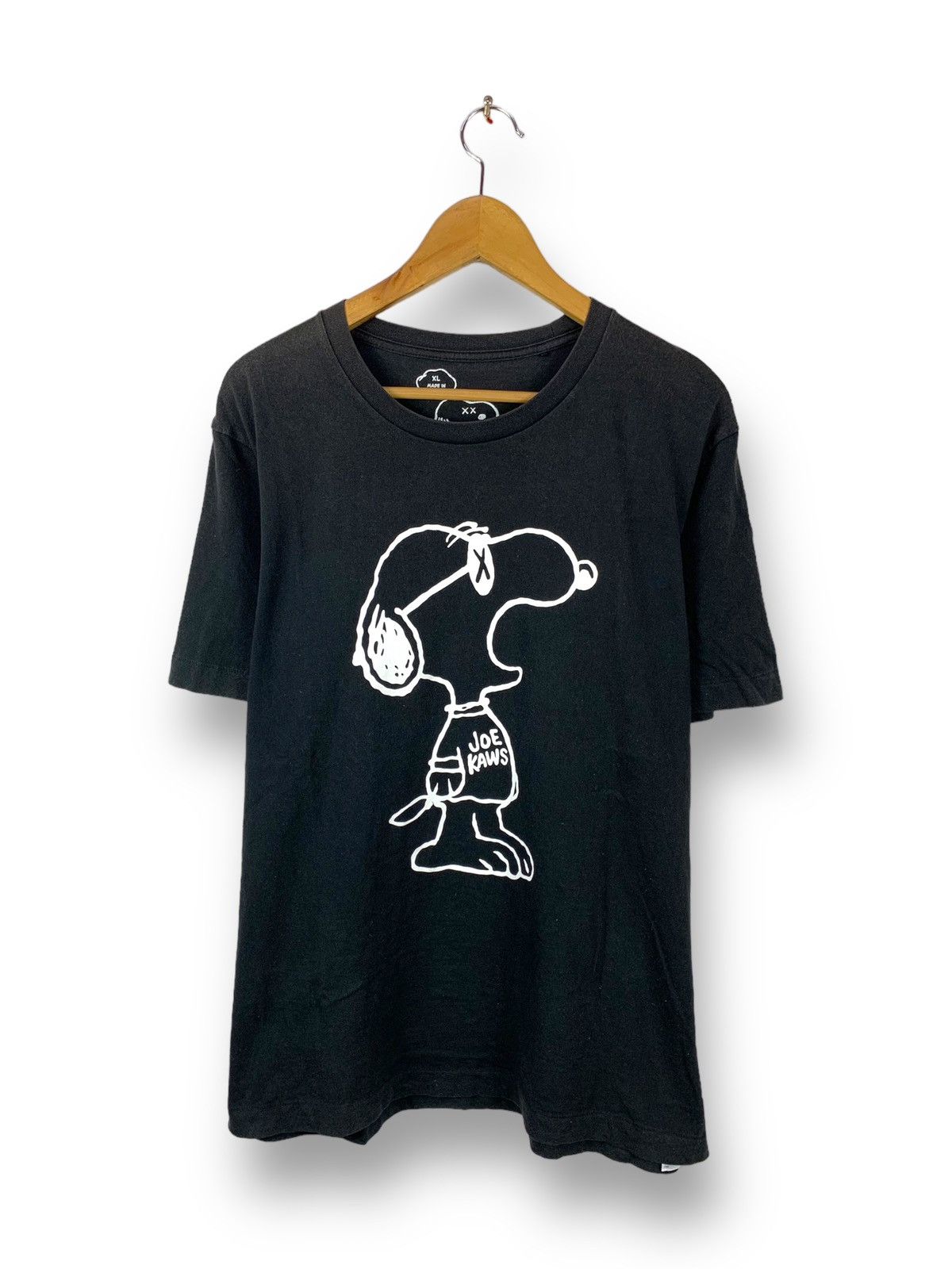 Japanese Brand Steals! Uniqlo Snoopy Kaws Streetwear Tee Size US L / EU 52-54 / 3 - 1 Thumbnail