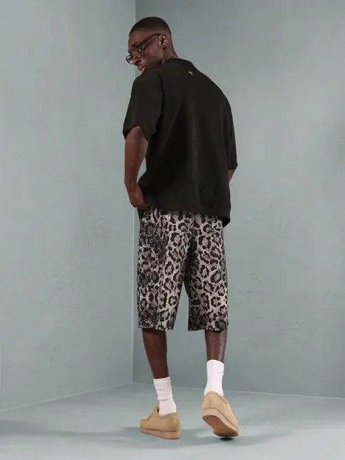 Jean × Vintage Vintage Retro unique shorts Size US 32 / EU 48 - 2 Thumbnail
