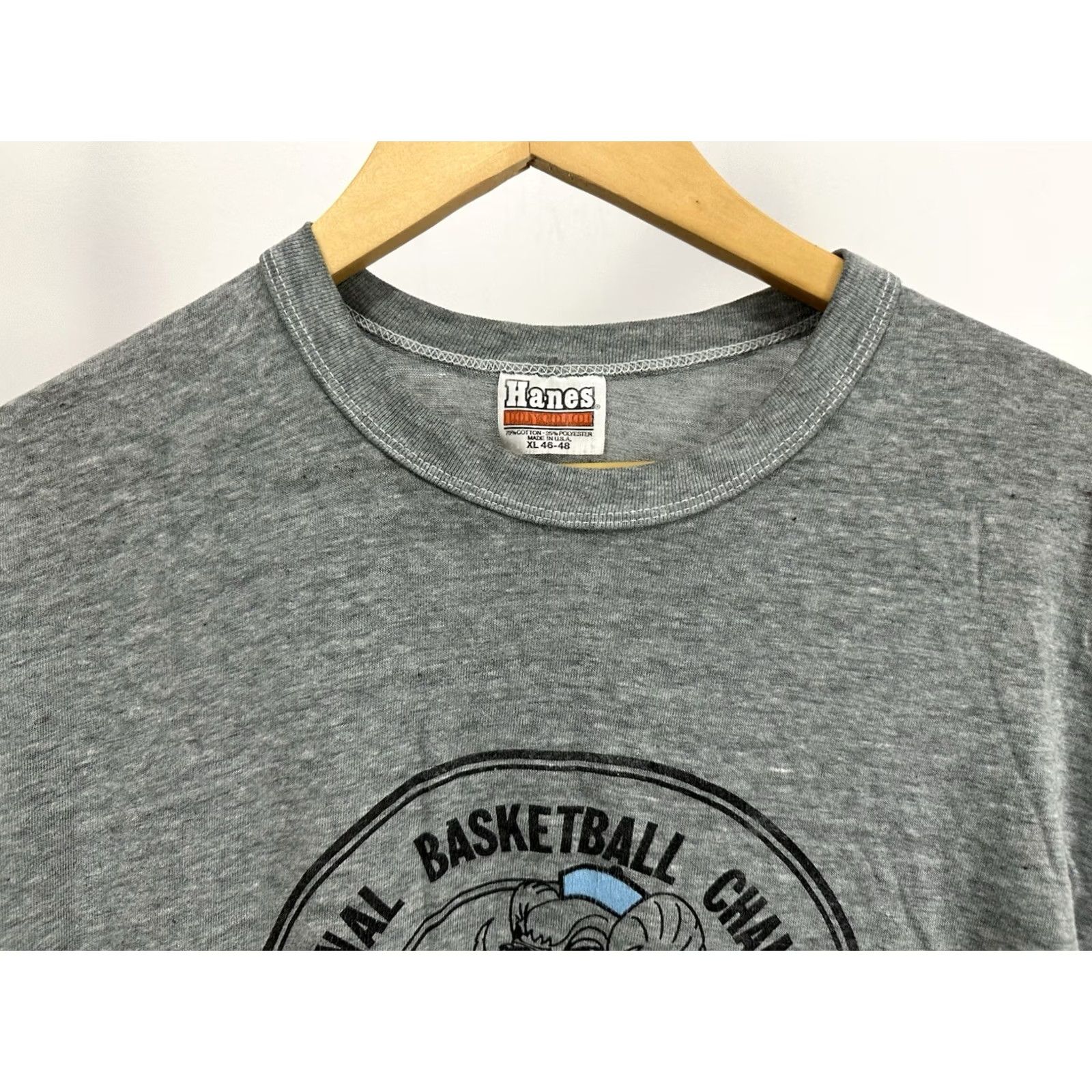 Hanes VTG 80s UNC Carolina Tar Heels 1982 Jordan NCAA Champions Paper Thin T-Shirt XL Hanes Gray Mens Short Sleeve Burnout 5050 Size US XL / EU 56 / 4 - 5 Thumbnail