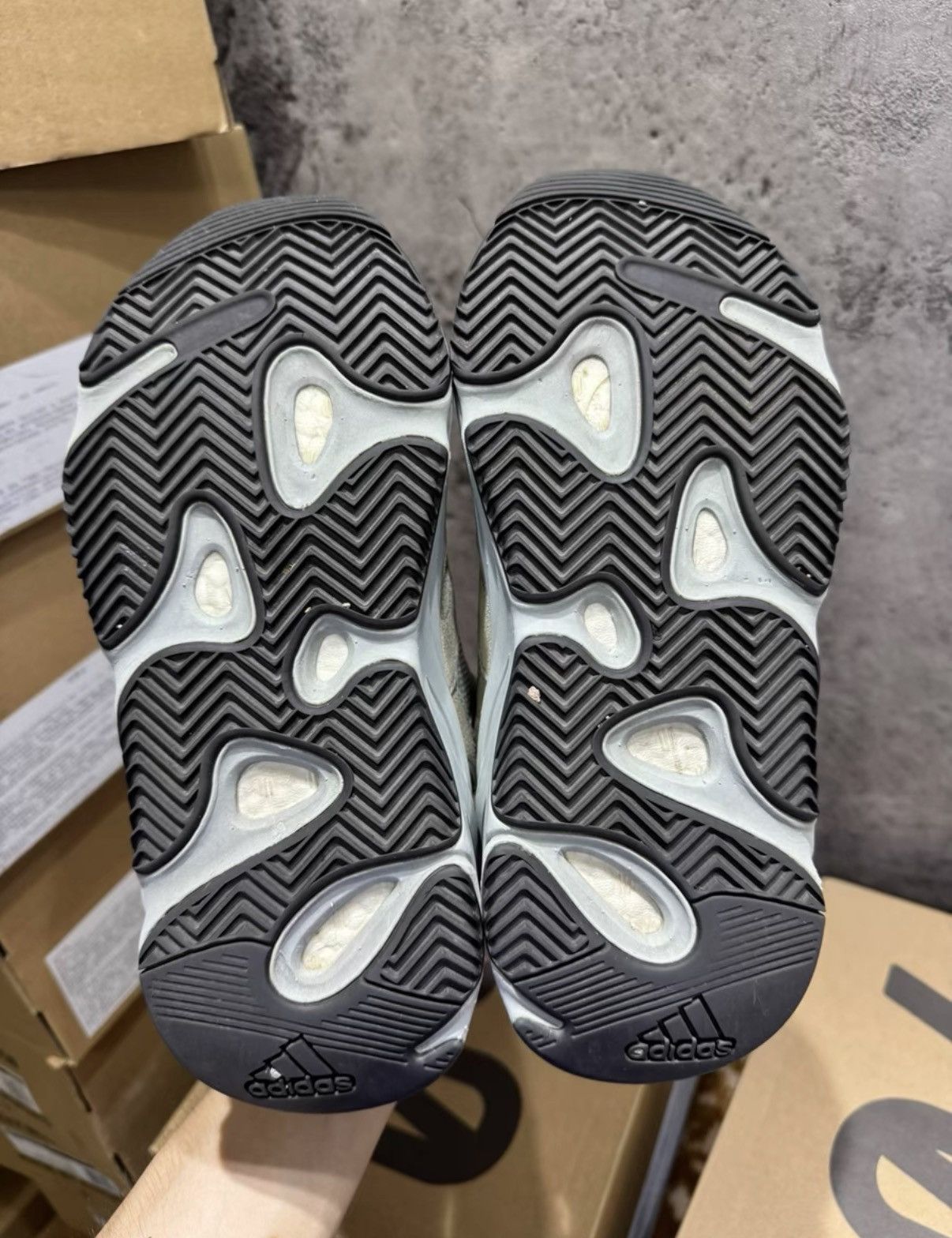 Adidas adidas Yeezy 700 Salt, EG7487 K37 Size US 8 / IT 38 - 8 Thumbnail