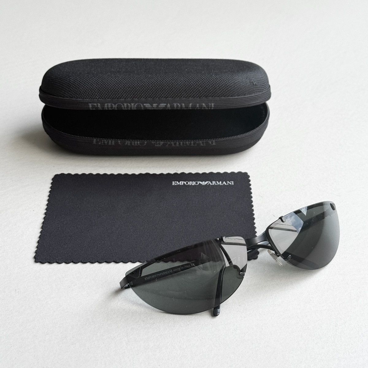 Emporio Armani × Giorgio Armani Emporio Armani Black Frame Sunglasses Size ONE SIZE - 1 Thumbnail