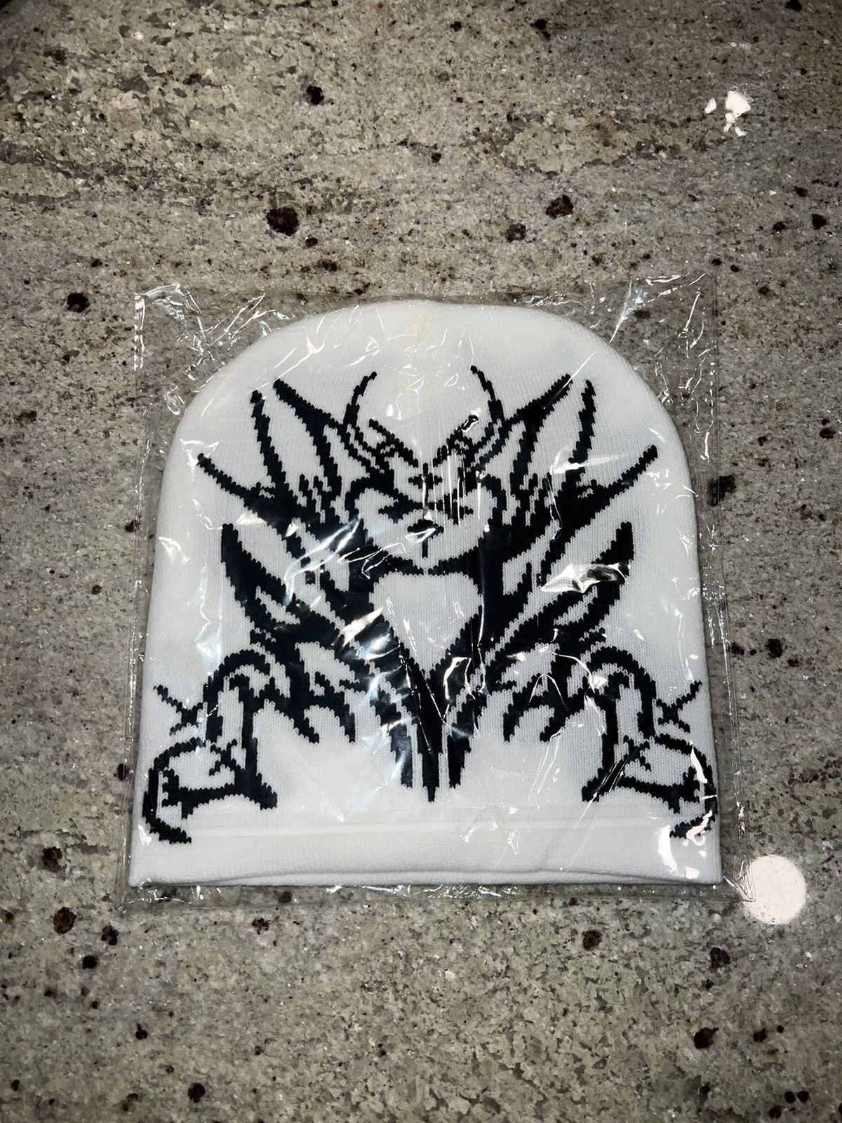 Other Y2K Style Skull Knit White Beanie Brand New Size ONE SIZE - 1 Thumbnail