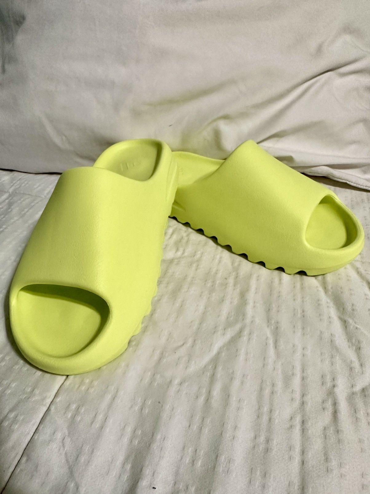 Adidas Yeezy Slides Glow Green size 9 Size US 9 / EU 42 - 2 Thumbnail