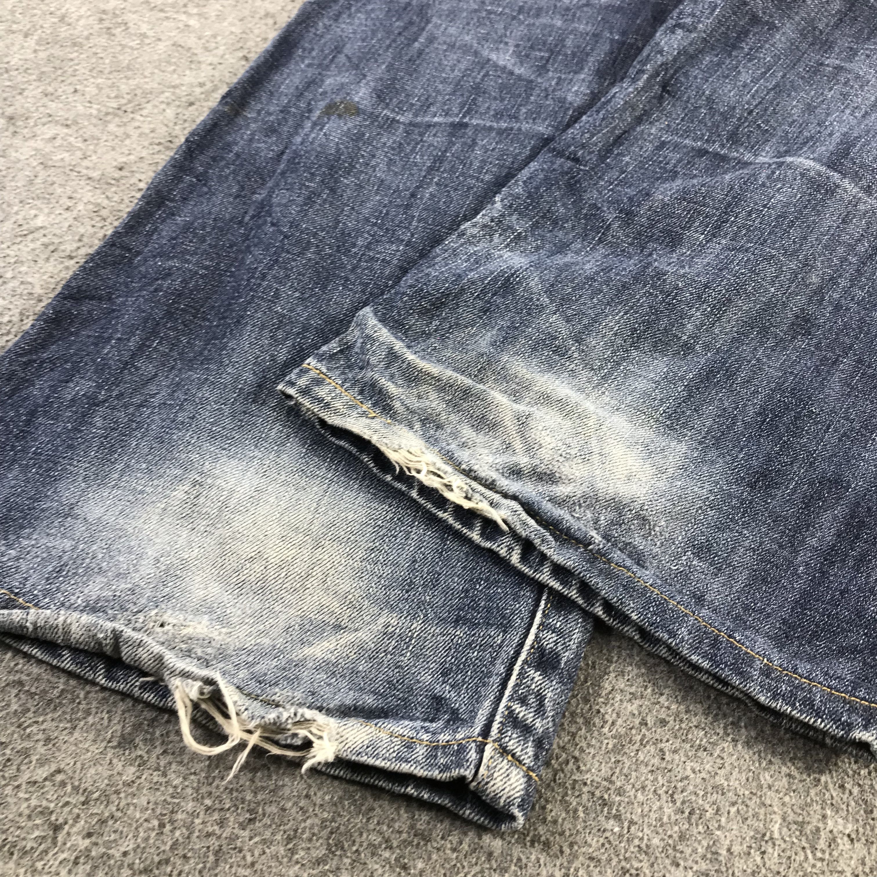 Levi's Vintage Levis 553 Jeans Faded Blue Denim KJ3393 Size US 31 - 6 Thumbnail