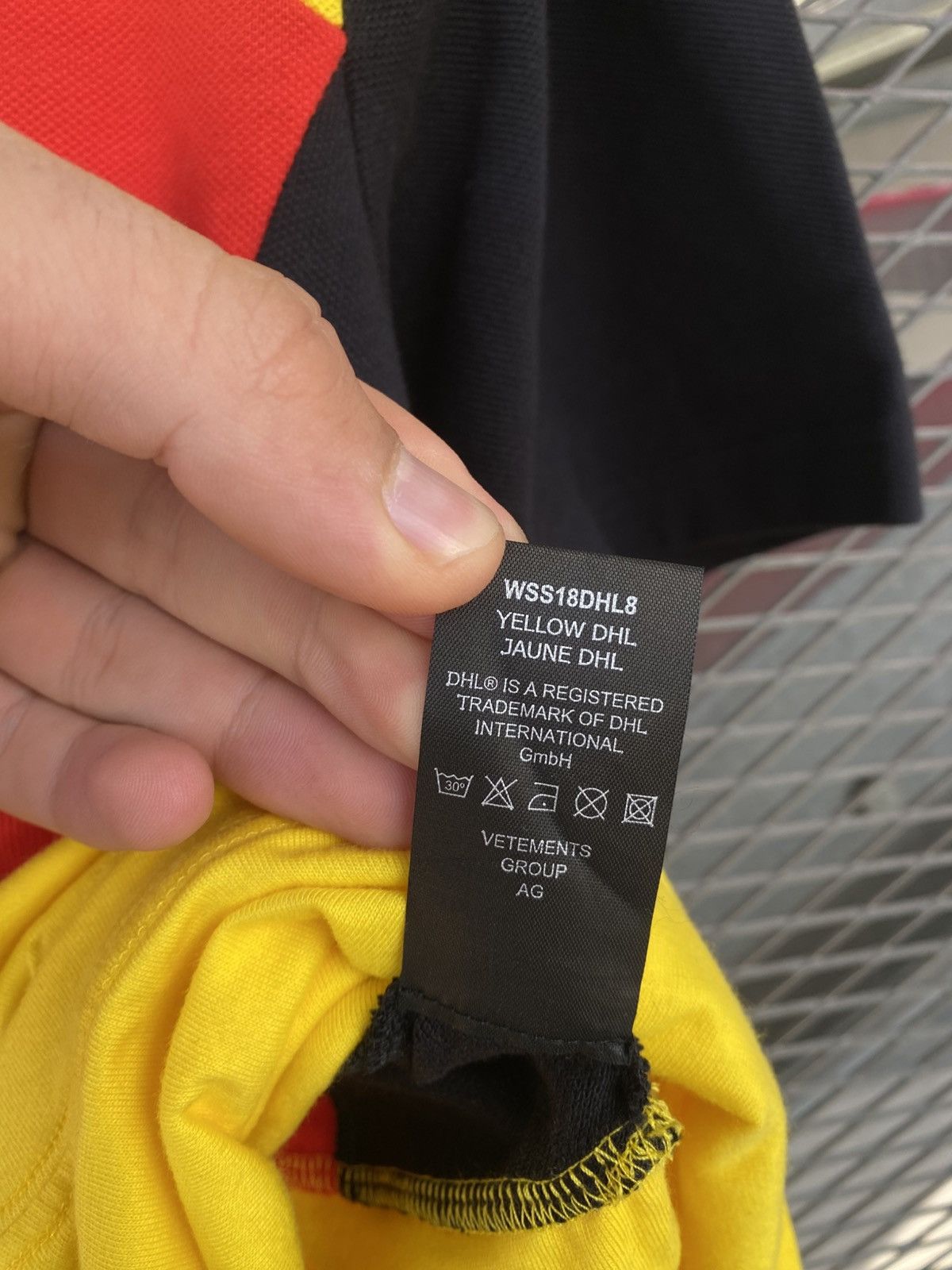 Vetements Vetements x DHL Upside Down Polo T-Shirt New Size US S / EU 44-46 / 1 - 13 Thumbnail