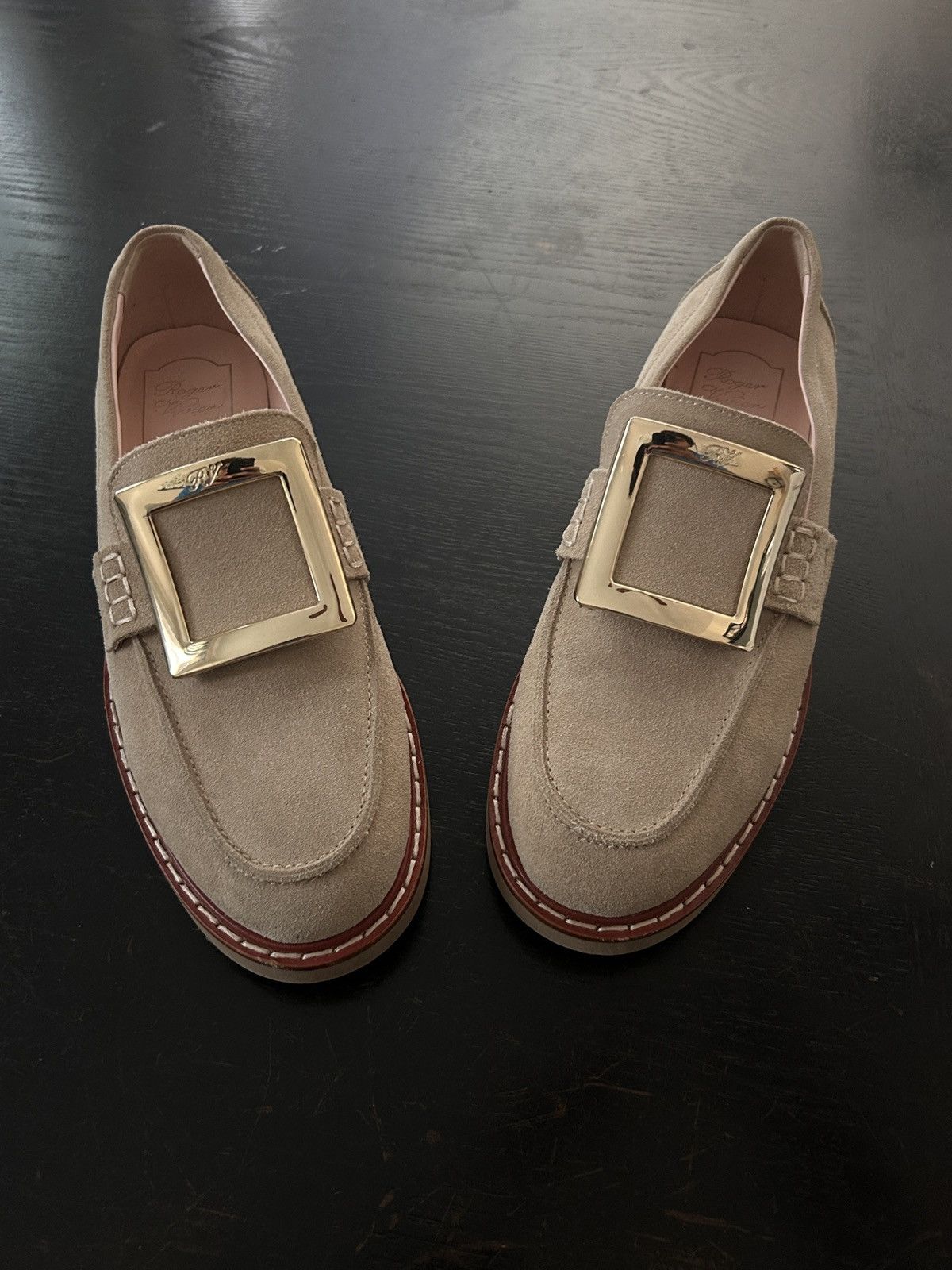 Roger Vivier Roger Vivier Loafers. Sz. 40 Beige with oversized buckle Size US 10 / IT 40 - 2 Thumbnail