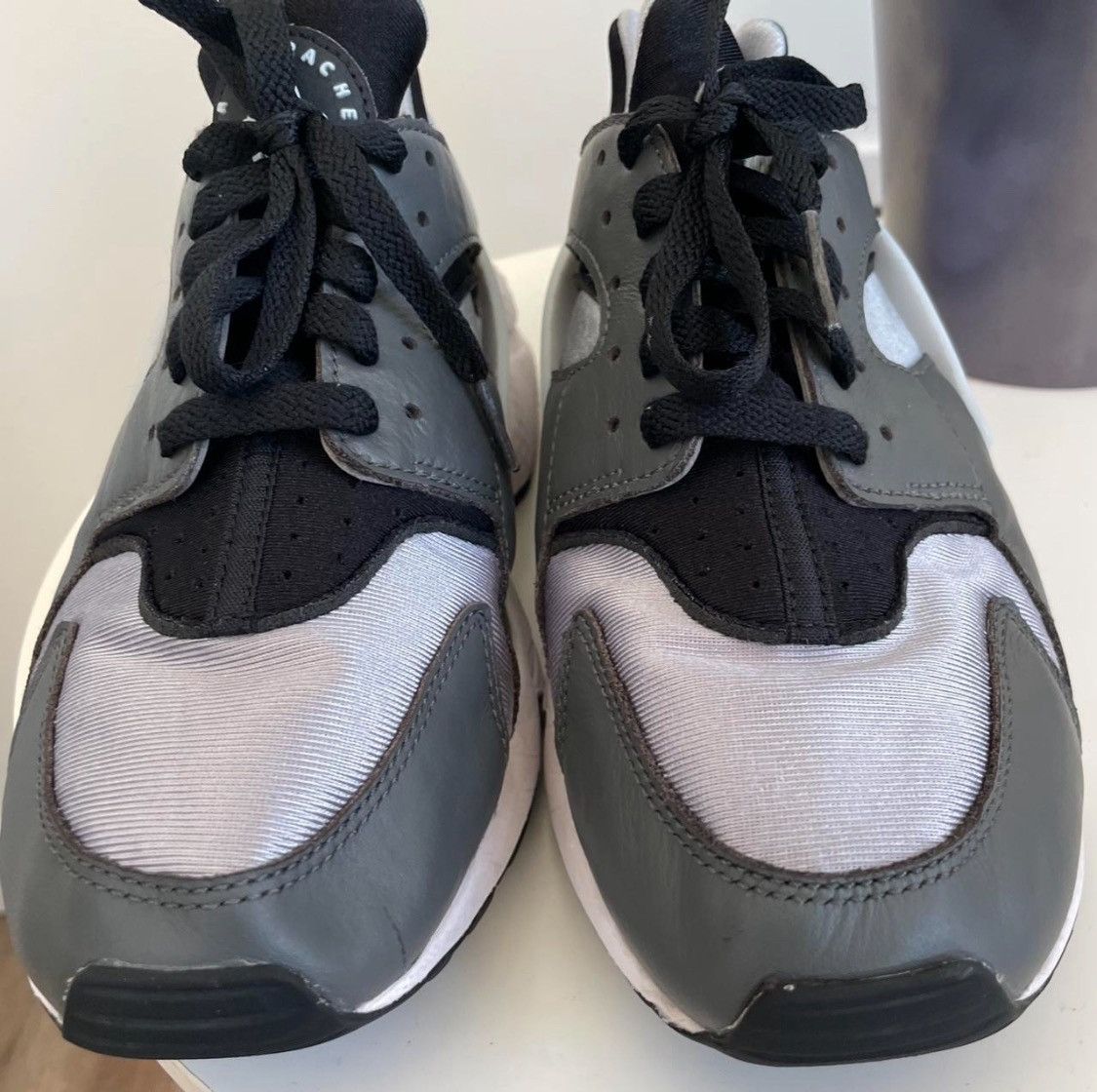 Nike Nike Air Huarache Swoosh! Black Light Smoke Grey DD1068-008 Size US 8 / EU 41 - 5 Thumbnail