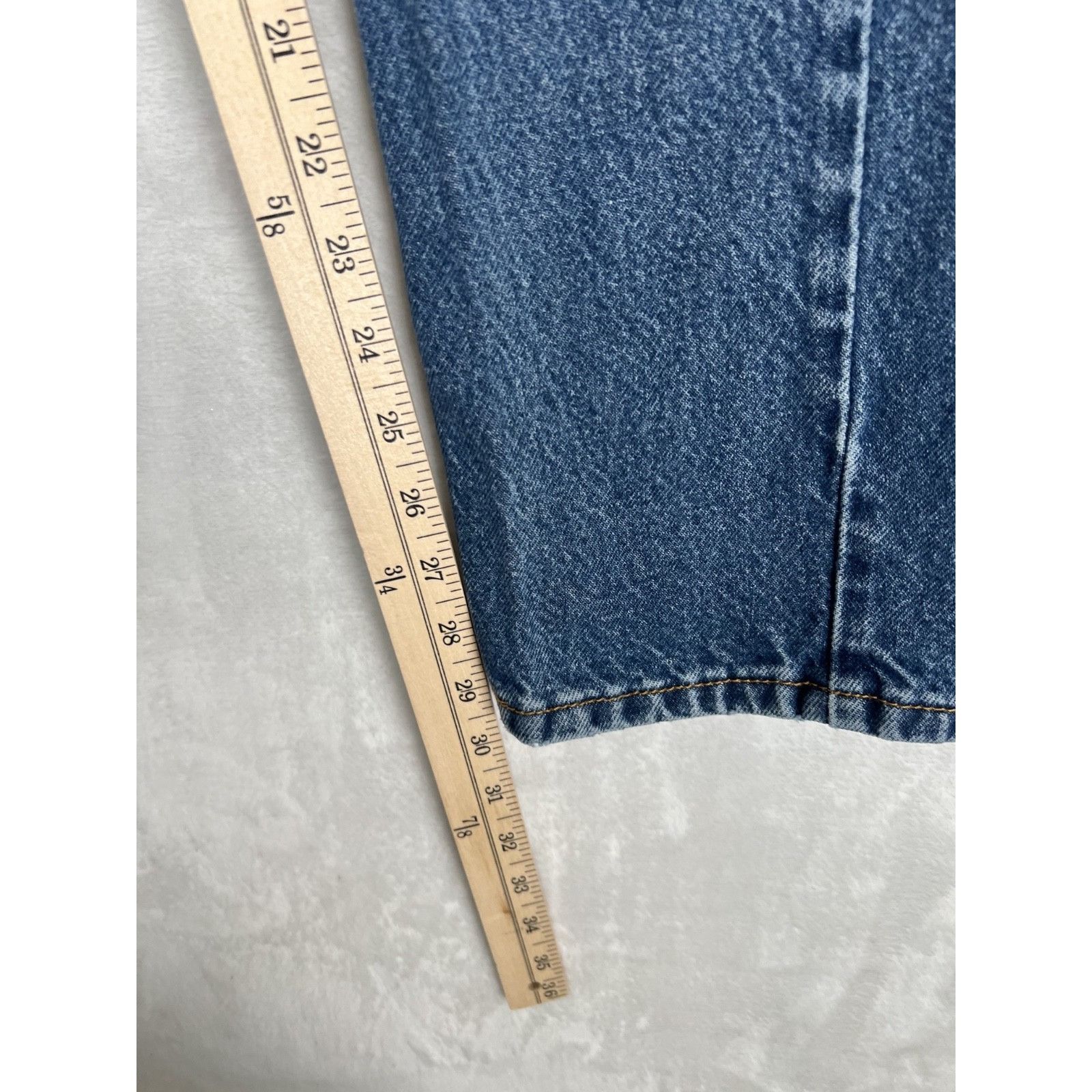Levi's Vintage Levi’s 505 Denim Jeans Size 30x30 Medium Wash Straig Size US 30 / EU 46 - 3 Thumbnail