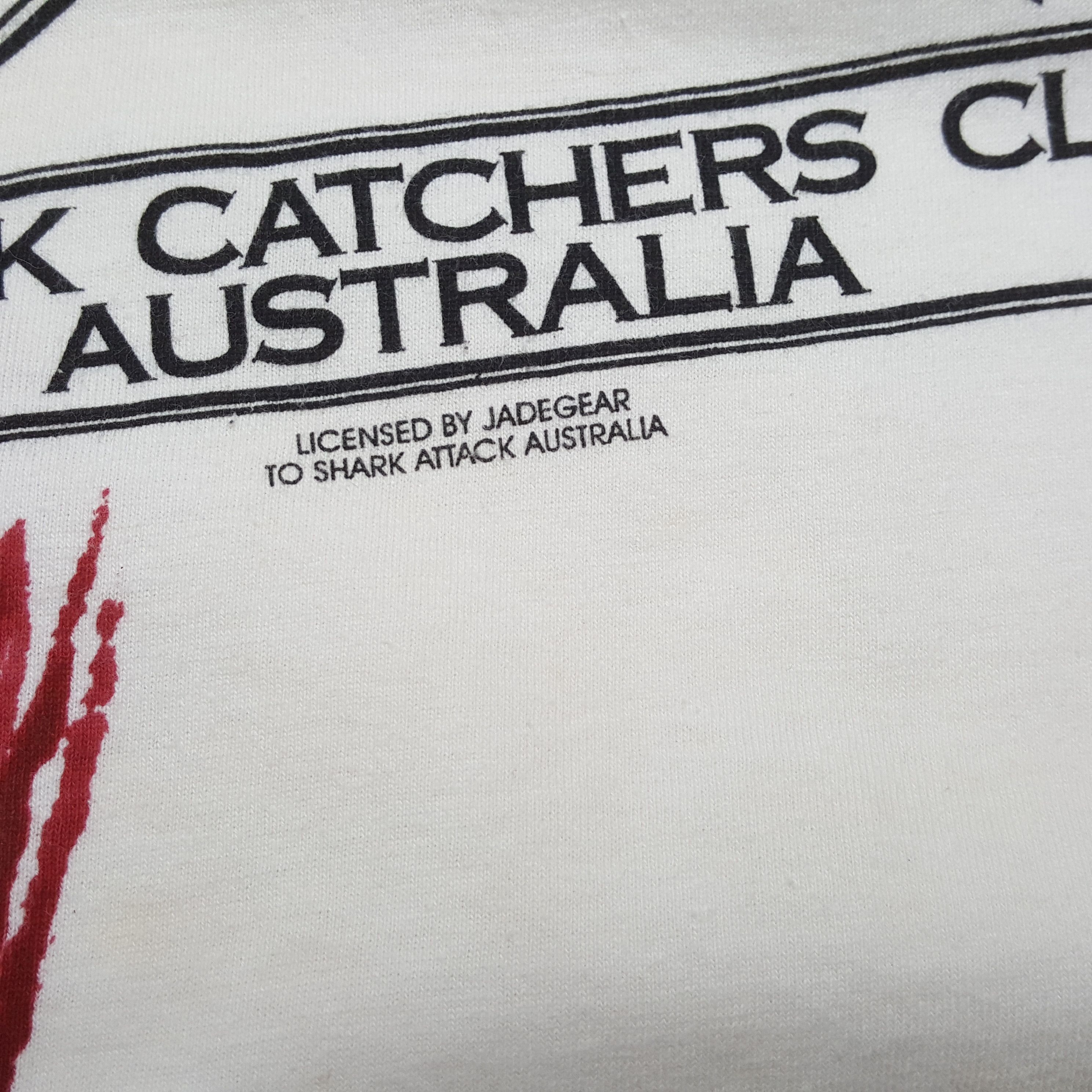 Vintage SHARK CATCHERS CLUB Shark Attack Vintage Tshirt Size US L / EU 52-54 / 3 - 6 Thumbnail