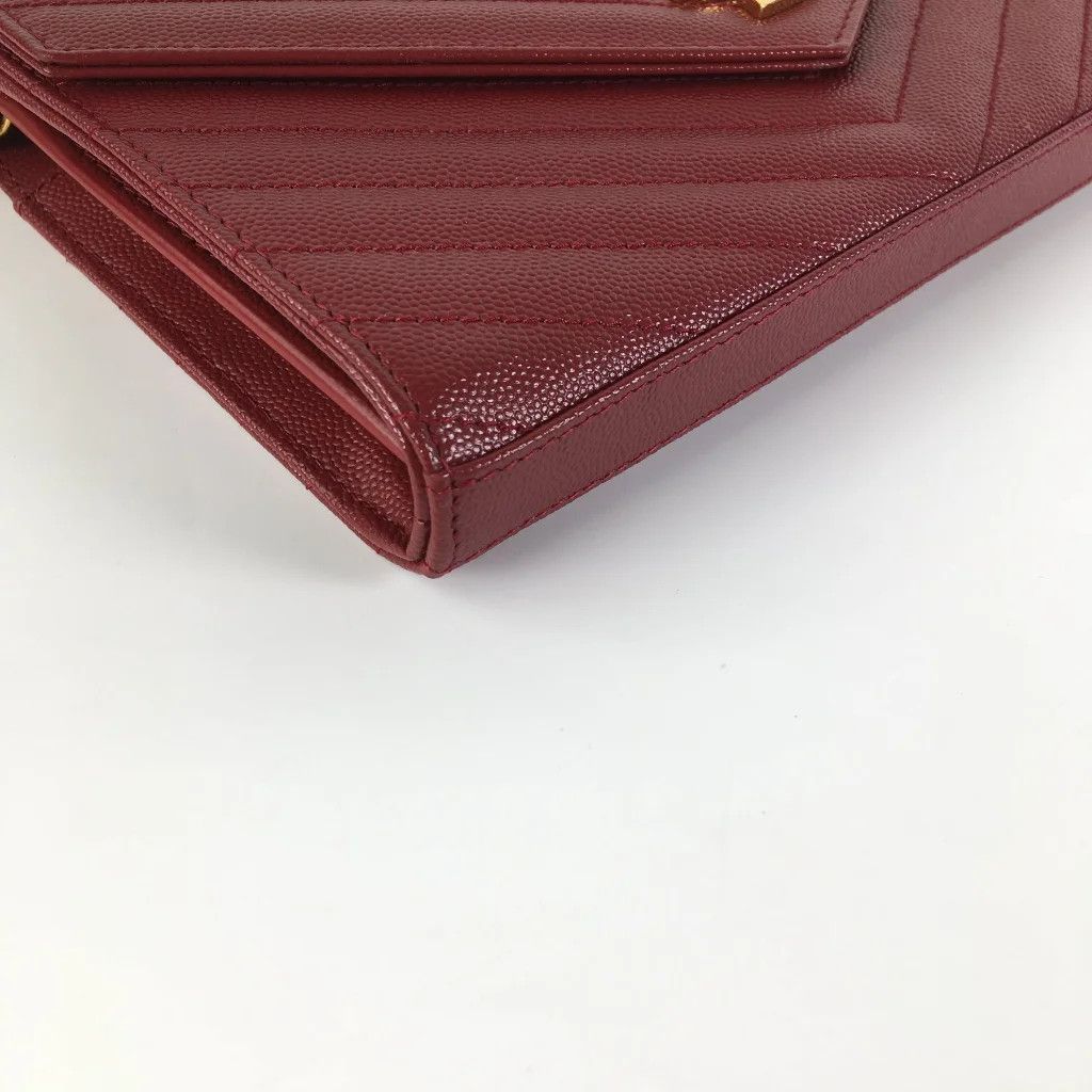 Saint Laurent Paris o1tp1o1224 Size: OS/Cassandra Wallet On Chain in Red Size ONE SIZE - 6 Thumbnail