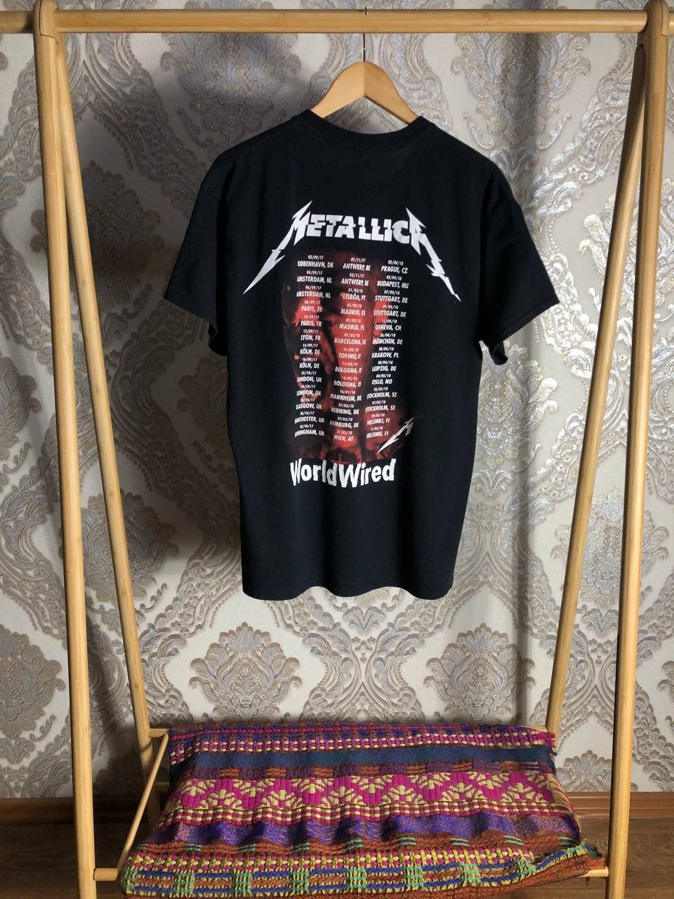 Band Tees VINTAGE METALLICA WORLD TOUR ROCK T-SHIRT METAL PUNK Y2K 90s Size US L / EU 52-54 / 3 - 5 Thumbnail