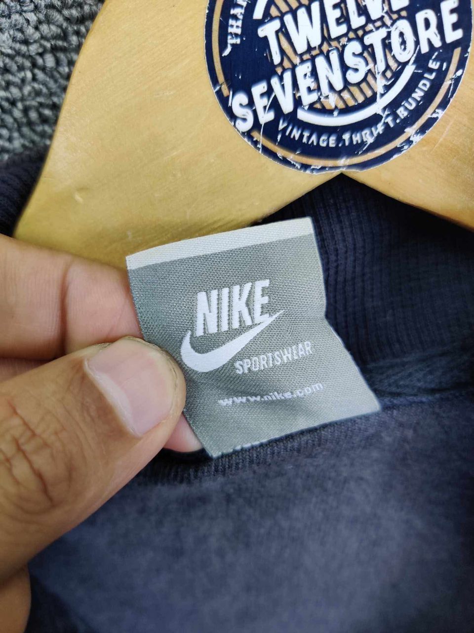 Nike Vintage Nike Velvet Sweater Zip Up Jacket Size US M / EU 48-50 / 2 - 13 Thumbnail