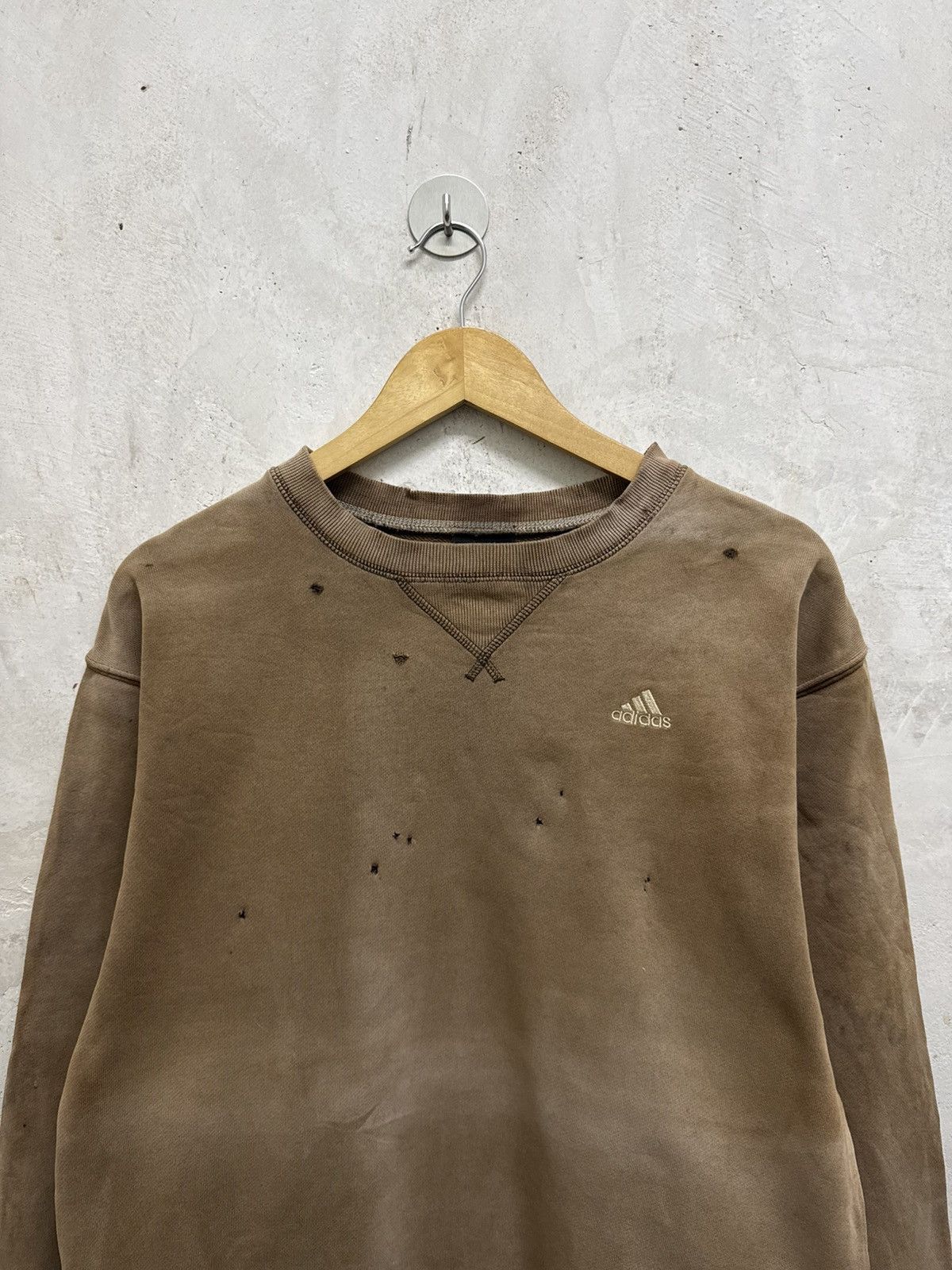 Adidas Distressed Vintage Y2K Sun Faded Adidas Crewneck Size US M / EU 48-50 / 2 - 2 Thumbnail