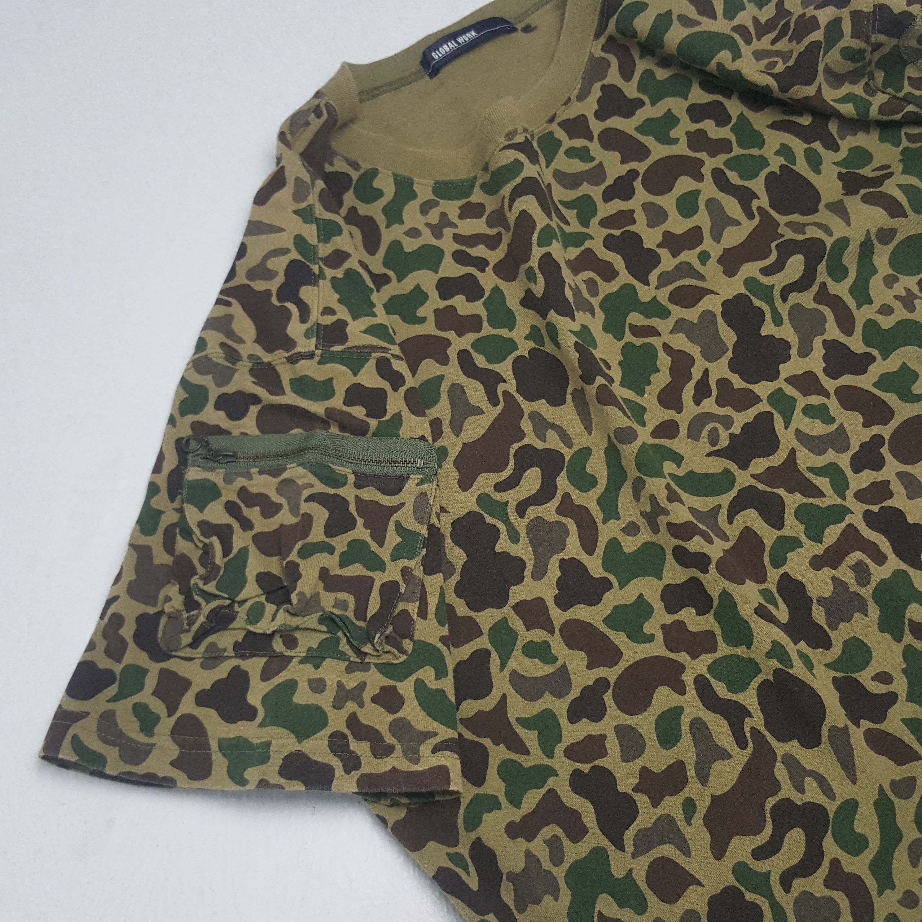 Global Work × Vintage Vintage Global Work Camo Military Style Tshirt C285N25 Size US XL / EU 56 / 4 - 8 Thumbnail