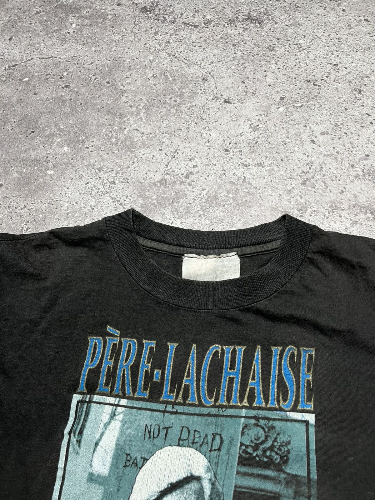 Band Tees Vintage 90's "PÈRE-LACHAISE NOT DEAD MORRISON PARIS FRANCE" Size US L / EU 52-54 / 3 - 2 Thumbnail
