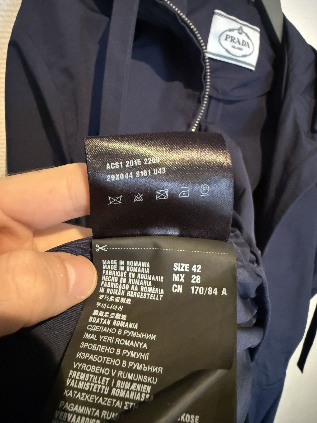 Prada Prada Hooded Raincoat Navy Technical Jacket Size S (IT 42) Size S / US 4 / IT 40 - 7 Thumbnail