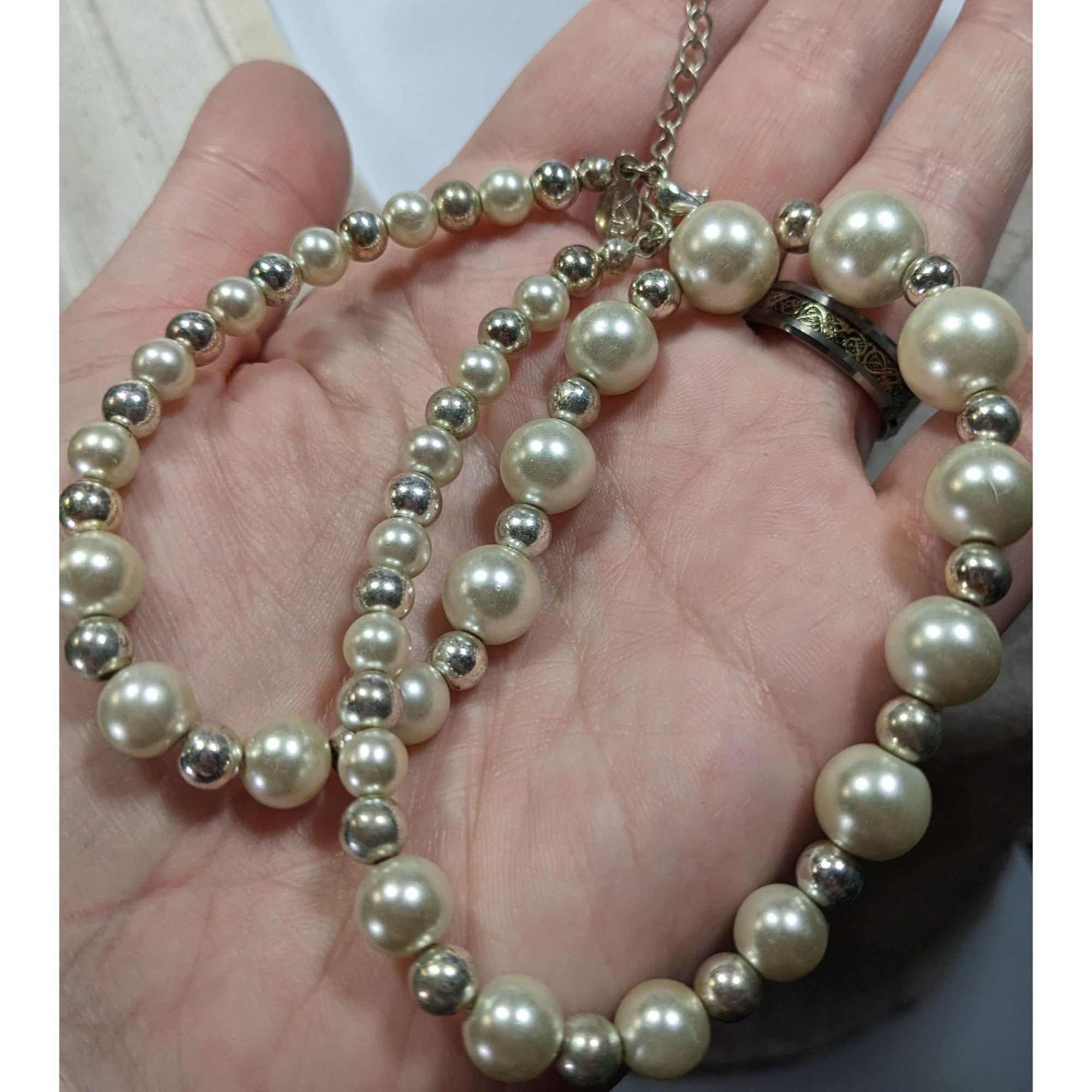 Other Vintage KR Marked Faux Pearl And Silver Tone Beaded Necklace Size ONE SIZE - 3 Thumbnail