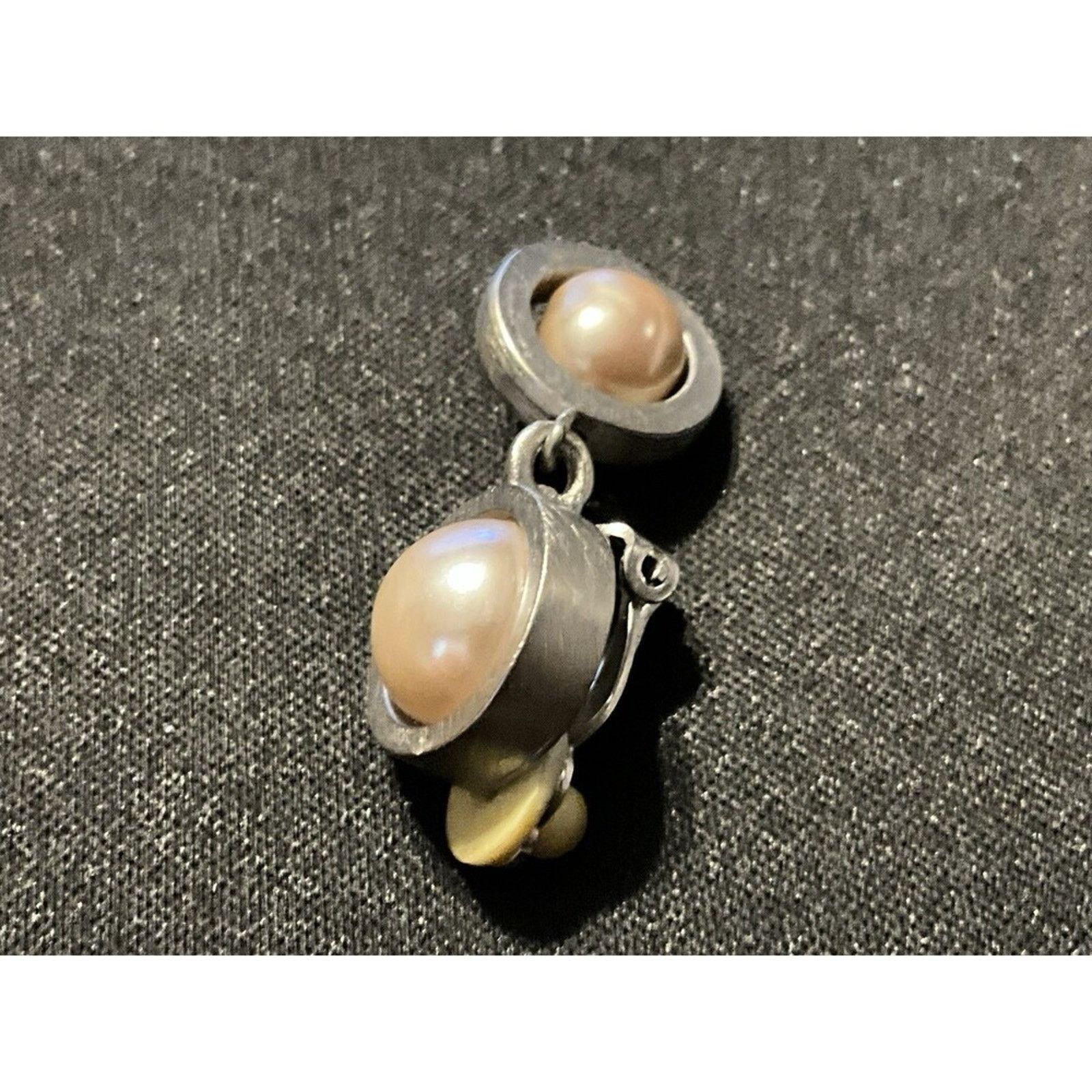 Donna Karan Vintage Donna Karen Clip On Pearl Dangle Earrings Size ONE SIZE - 4 Thumbnail