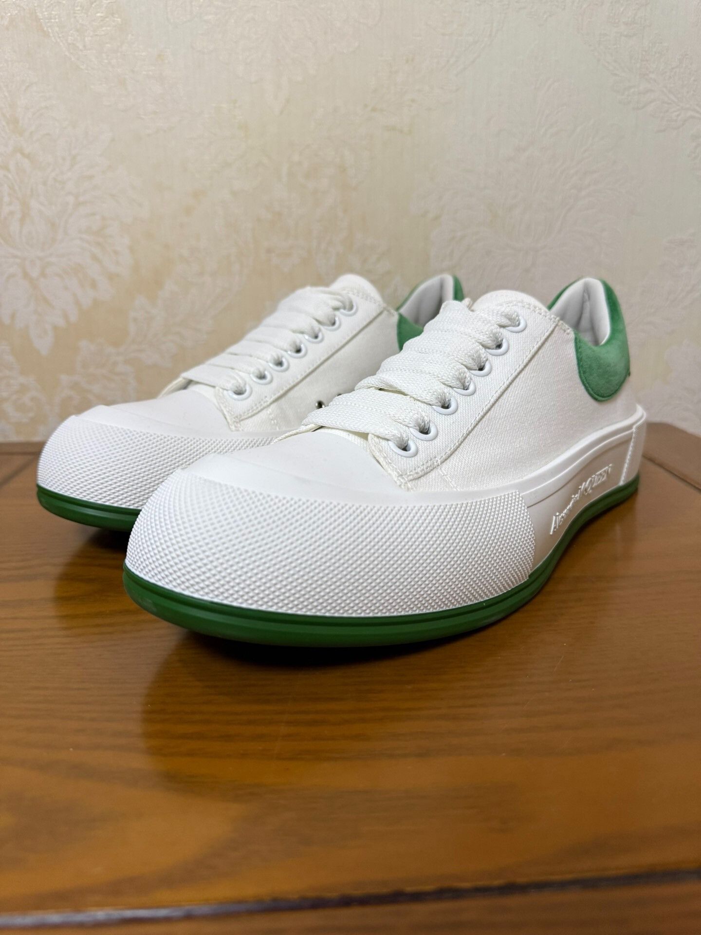 Alexander McQueen Alexander McQueen Canvas Green Lowtop Sneakers 10 Men Size US 10 / EU 43 - 1 Thumbnail