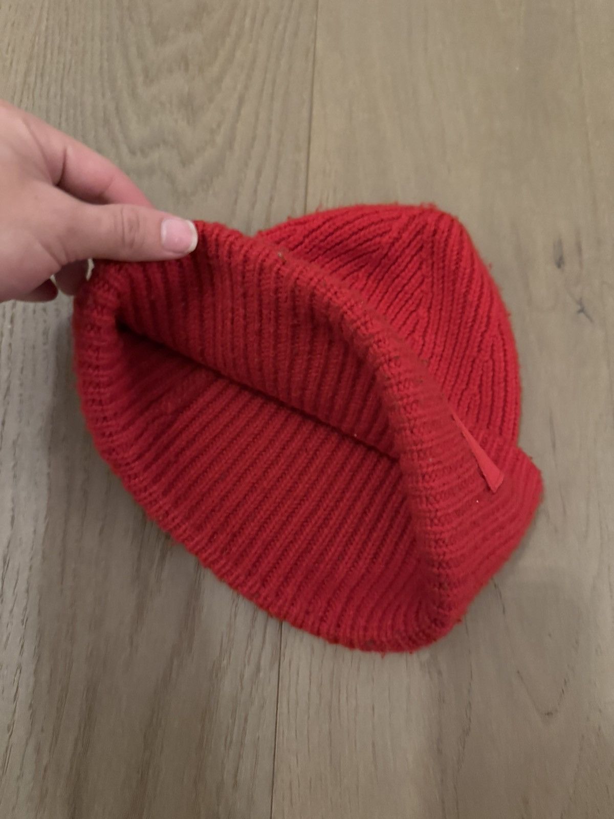 Acne Studios Acne Studios RED Face Logo Ribbed Beanie Size 36 - 4 Thumbnail