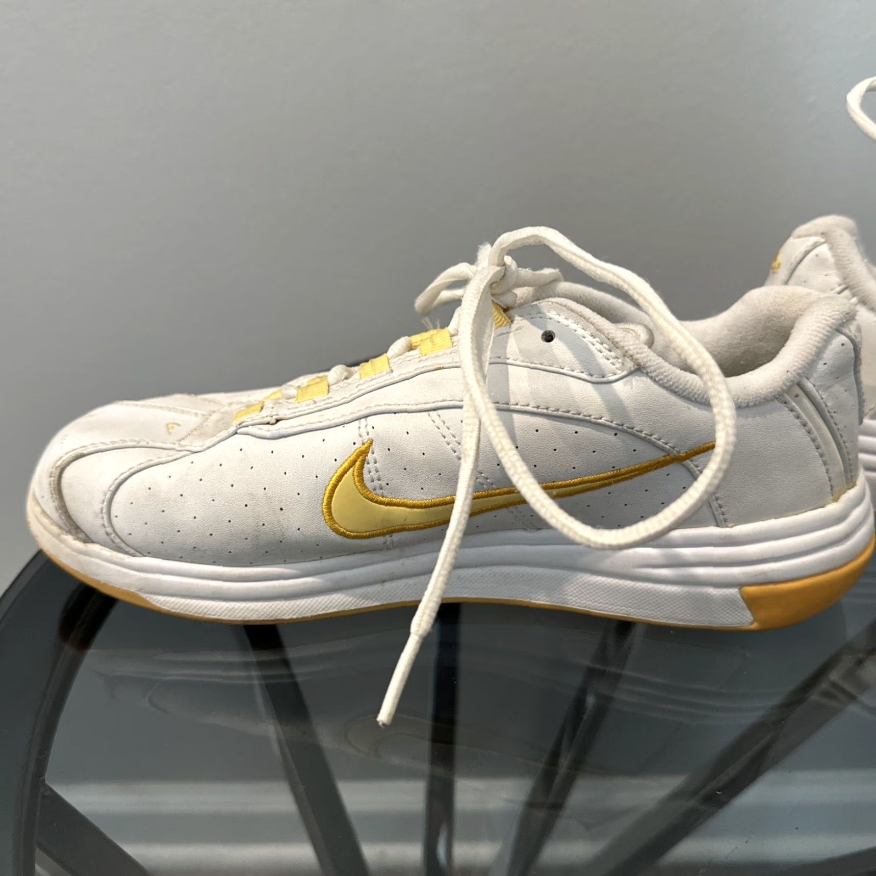 Nike Nike Shoes Womens 8 Casual Comfort Sneakers White Leather Lace Up Low Top Women's US 8 White Leather Nike Sneaker Casual Shoes Size M / US 6-8 / IT 42-44 - 6 Thumbnail