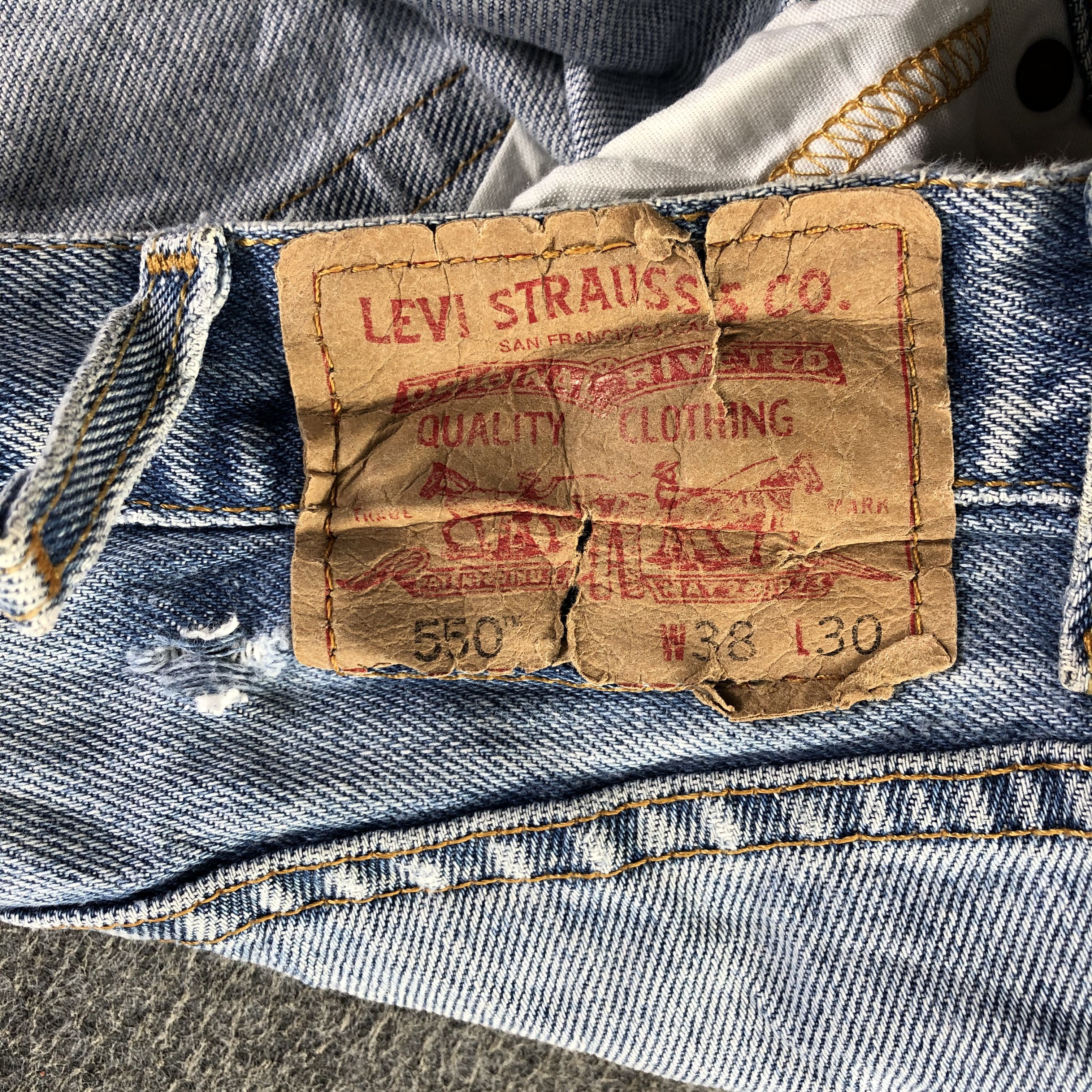 Levi's Vintage Light Wash Levis 550 Jeans-J3347 Size US 37 - 12 Thumbnail