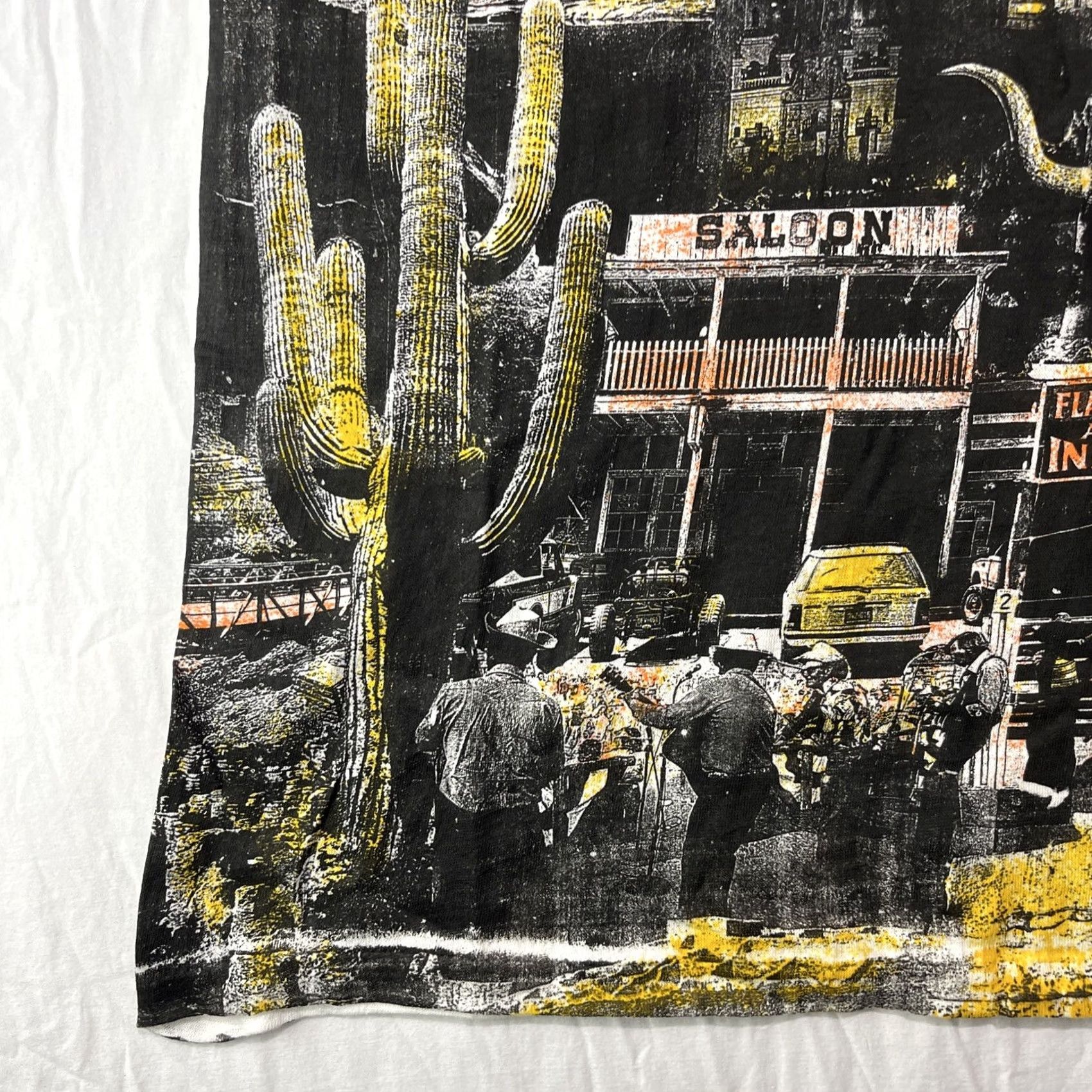 Vintage VINTAGE Sunny Arizona Shirt Mens Large Purple City Skyline All Over Print Graphic T-Shirt 90s City Western Mens Size US L / EU 52-54 / 3 - 3 Thumbnail