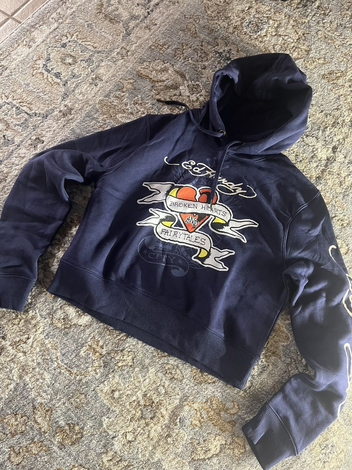 CROPPED GAPHIC ED HARDY HOODIE NWT M