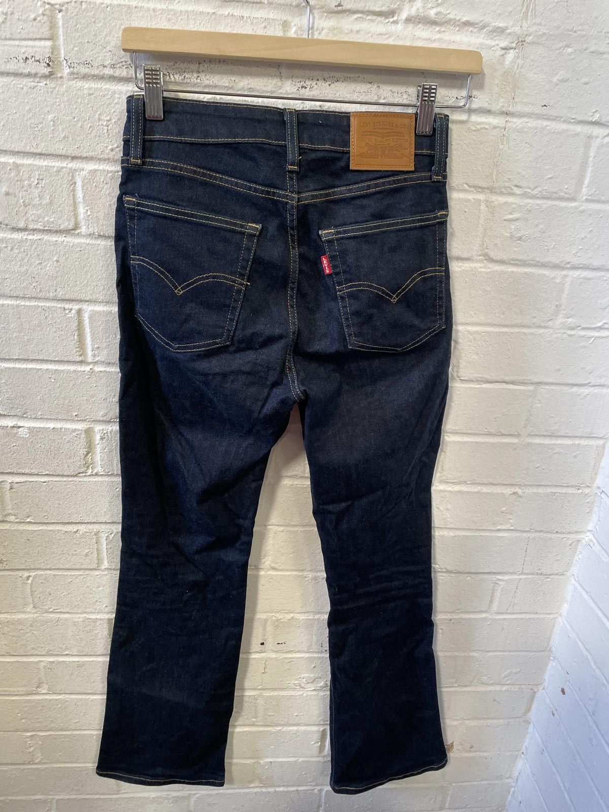 Levi's Levi's Women's Dark Blue Denim Jeans Size 27 Size 27" / US 4 / IT 40 - 2 Thumbnail