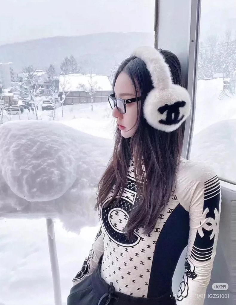 Chanel Chanel 22n ski series black and white long sleeves Size XS / US 0-2 / IT 36-38 - 8 Thumbnail